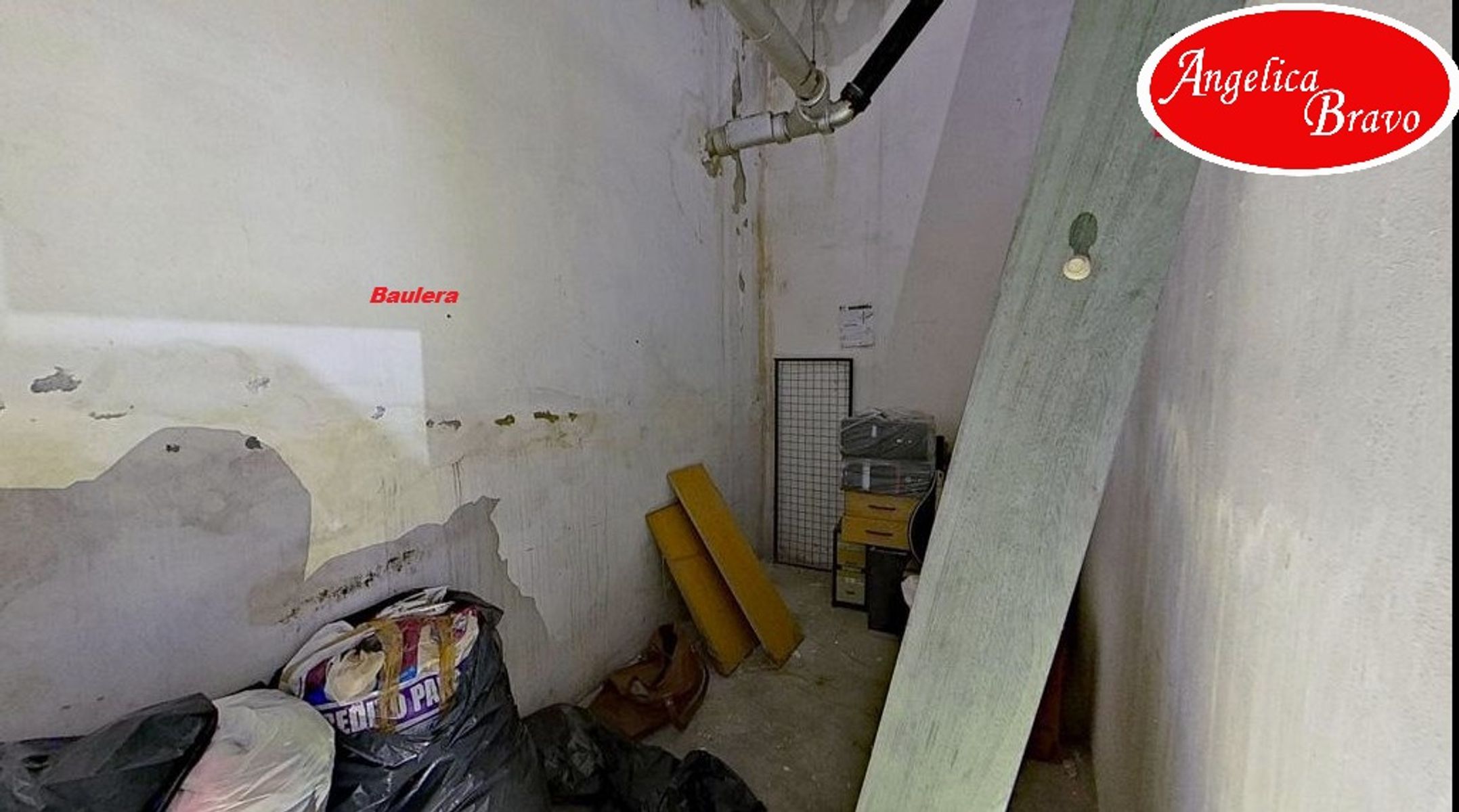 Retiro PISO 4 ambientes con dependencia de servicio, 2 cómodas cocheras y amplia baulera. - 74