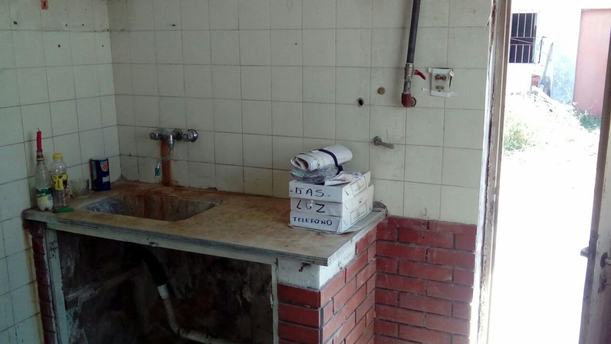 Vendo casa a reciclar en Hurlingham — foto 10