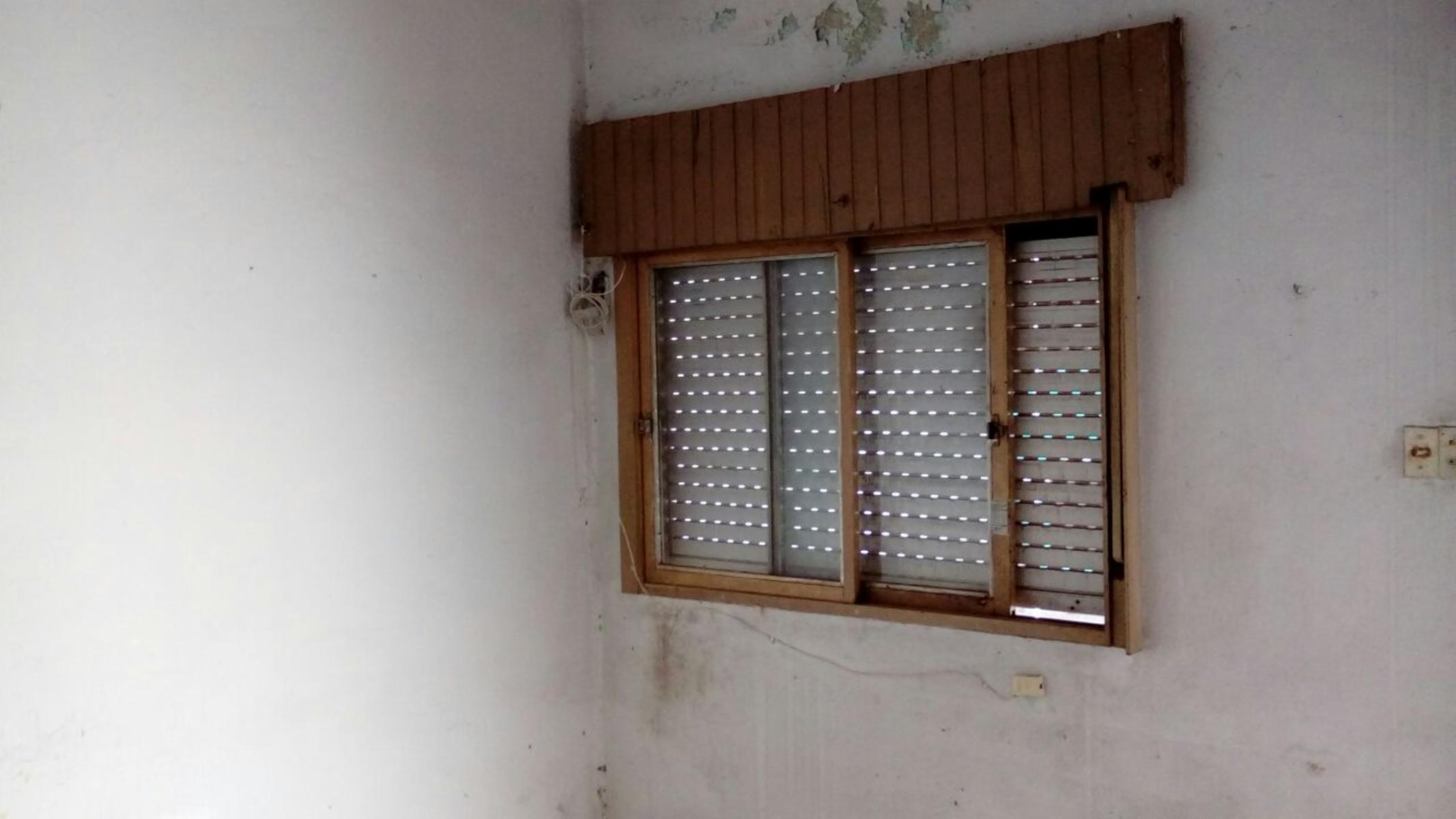 Vendo casa a reciclar en Hurlingham — foto 12