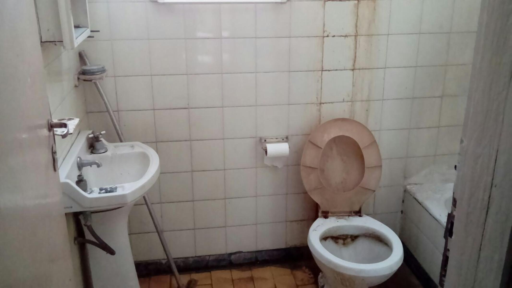Vendo casa a reciclar en Hurlingham — foto 13
