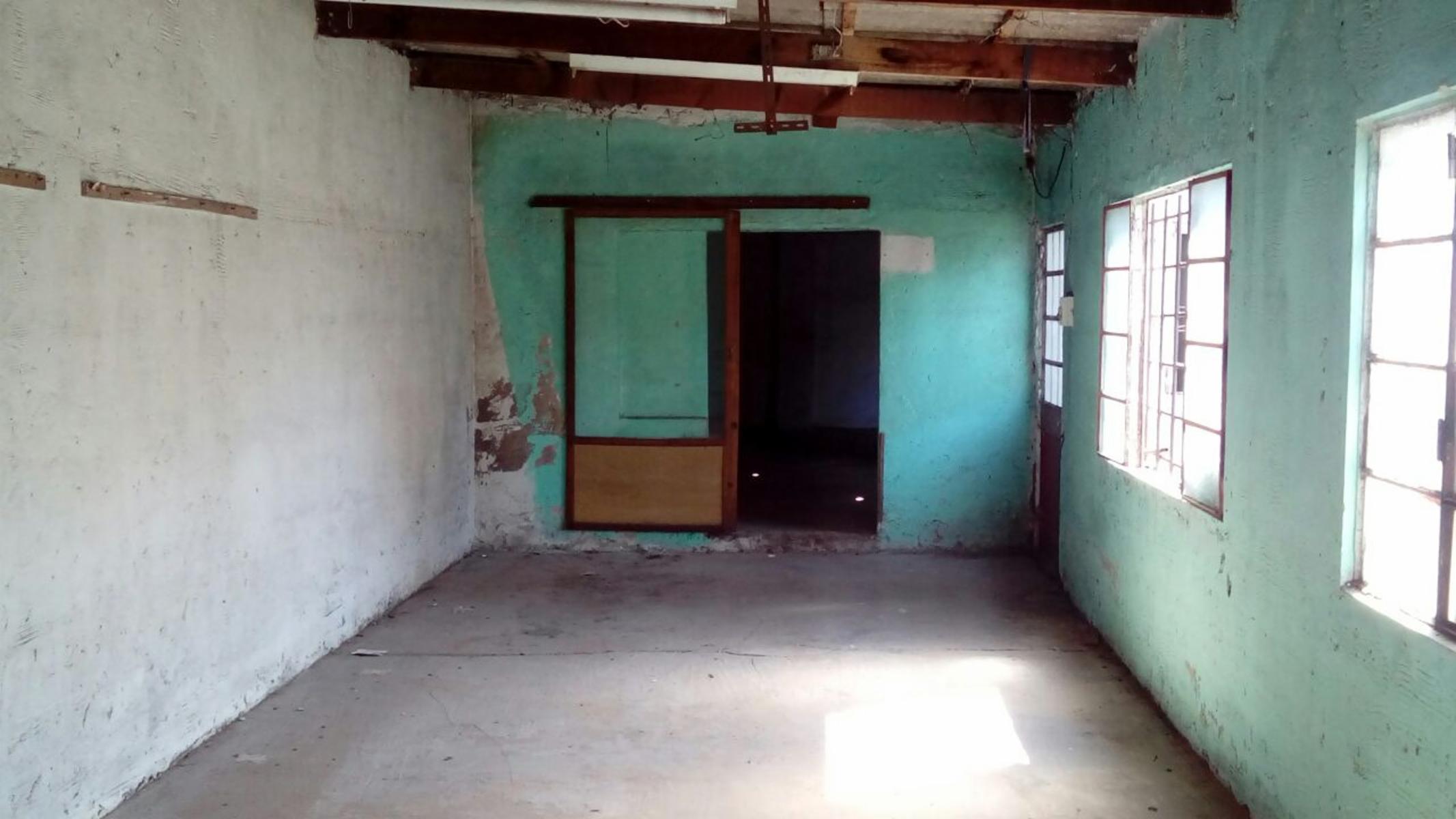 Vendo casa a reciclar en Hurlingham — foto 14