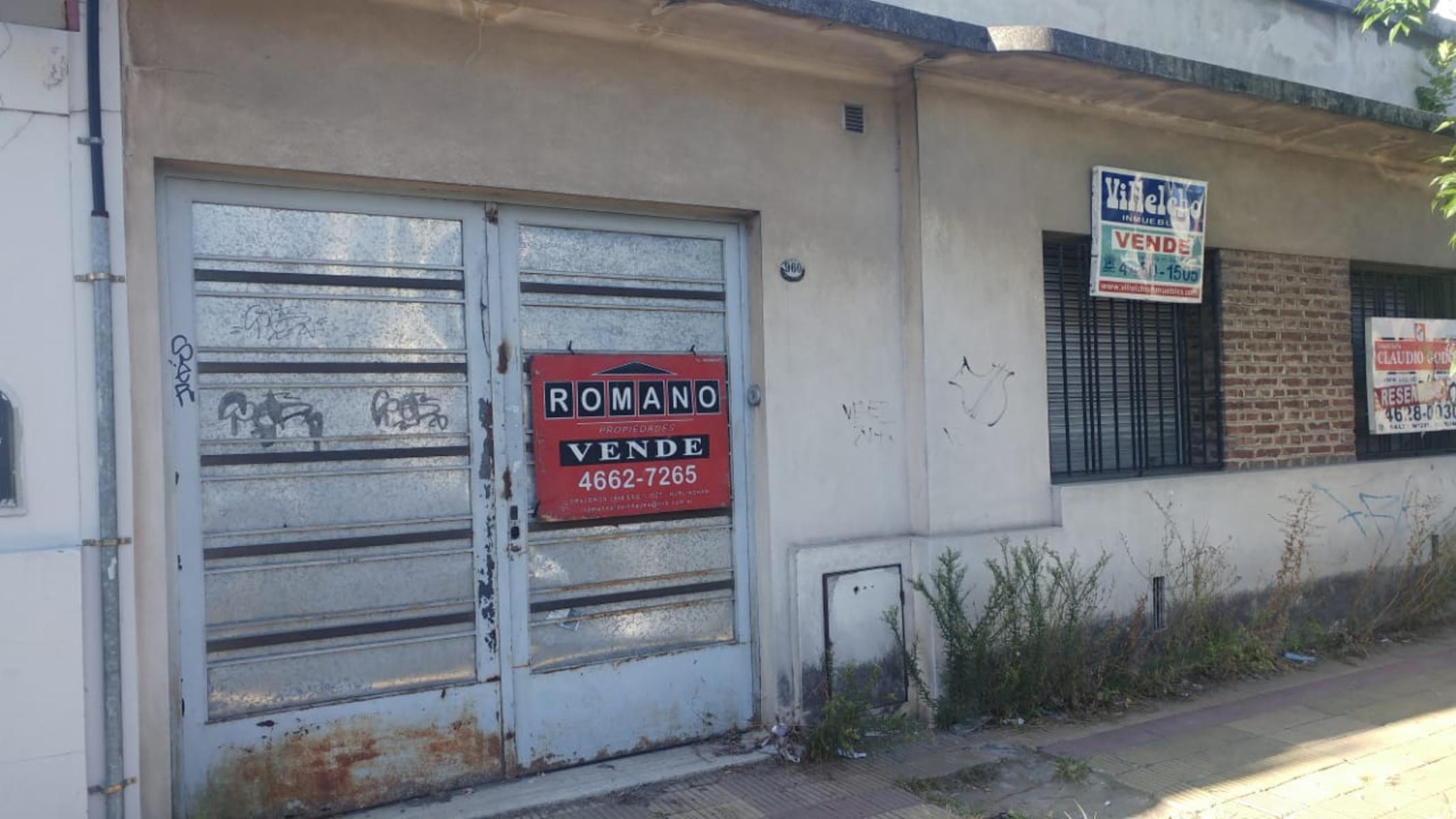Vendo casa a reciclar en Morón