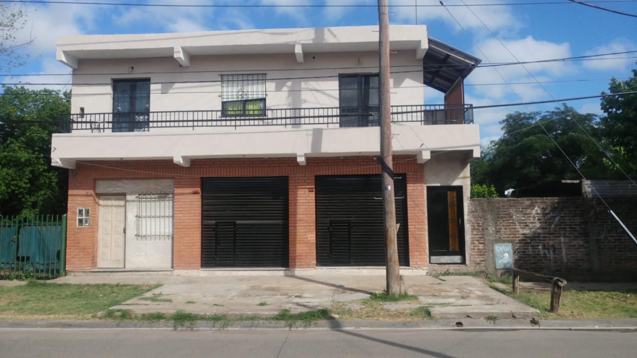 Venta en block- 3 locales y 2 departamentos — foto 2