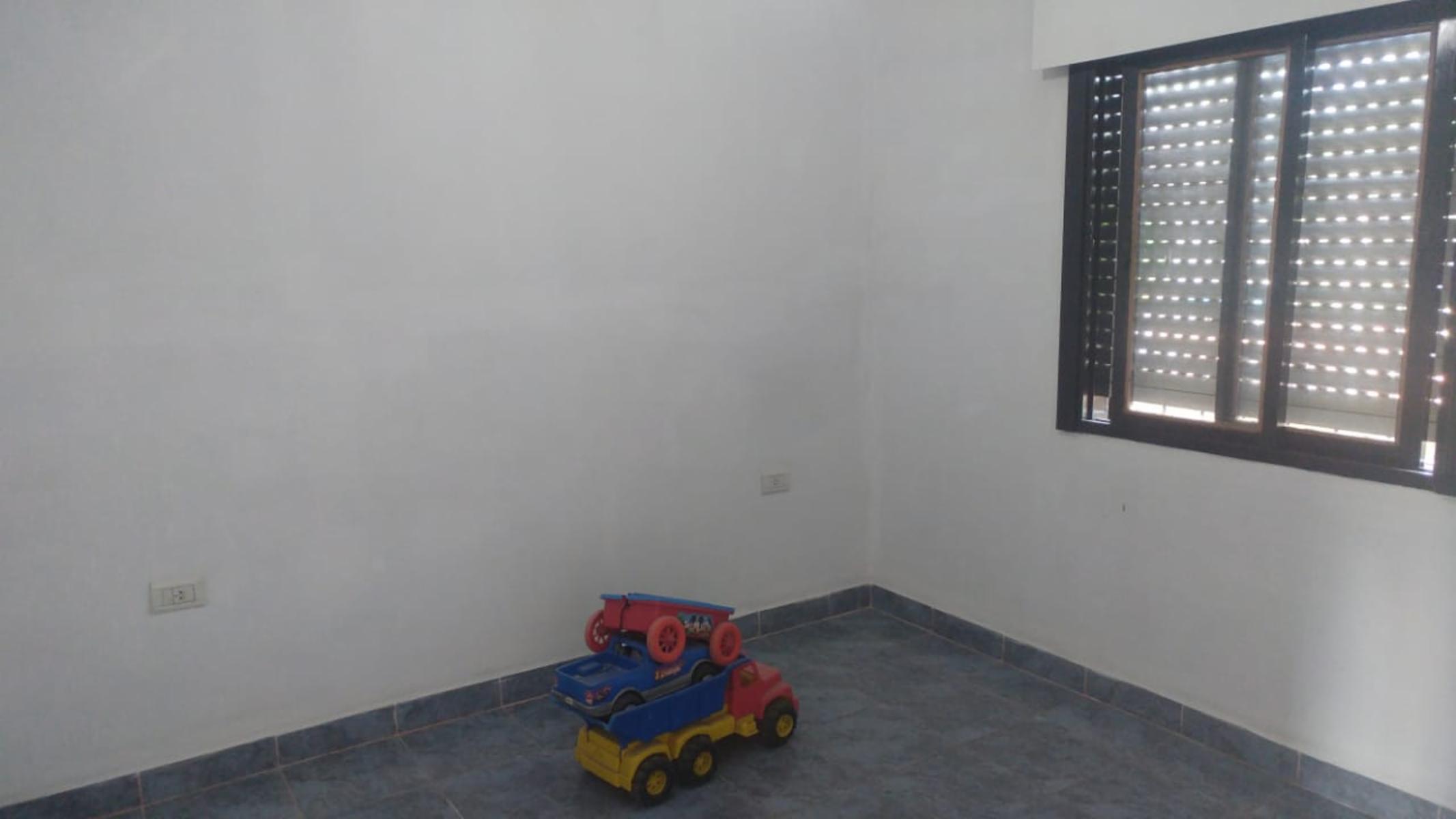 Venta en block- 3 locales y 2 departamentos — foto 12