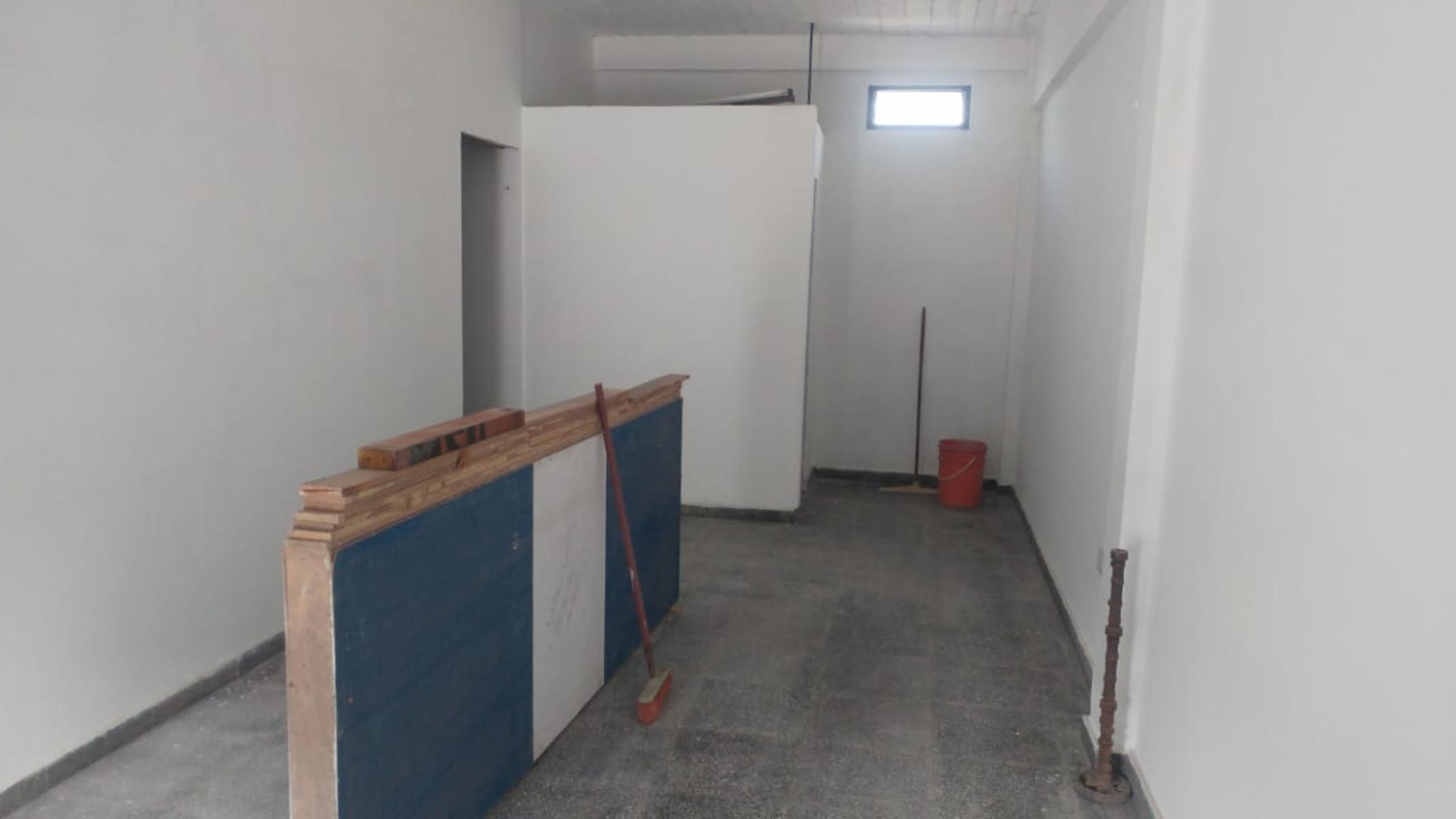 Venta en block- 3 locales y 2 departamentos — foto 13
