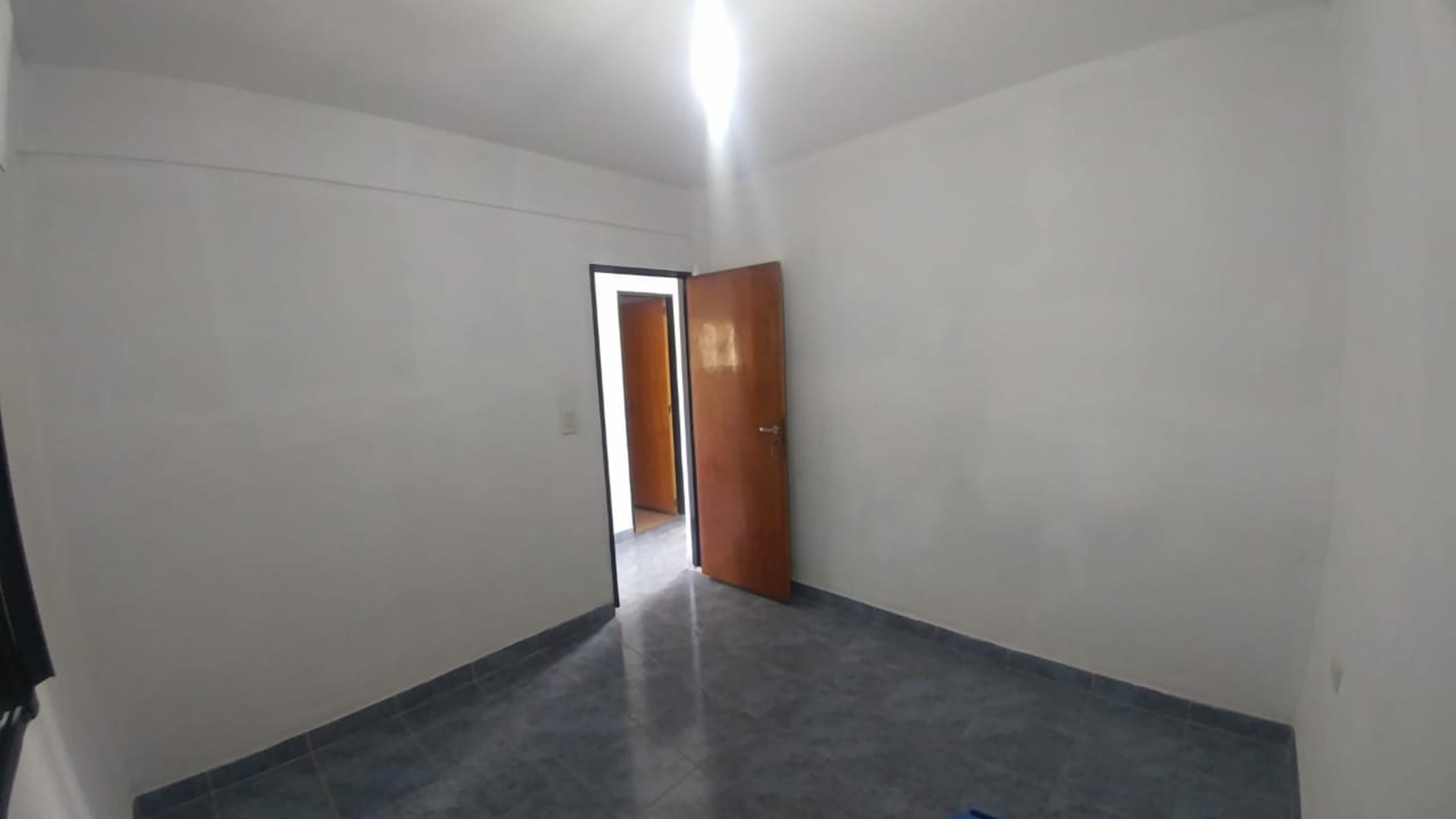 Venta en block- 3 locales y 2 departamentos — foto 15