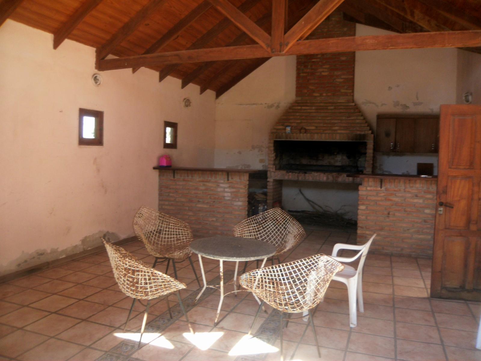 FUNES - 4 DORMITORIOS, PARQUE, PISCINA, QUINCHO. ¡¡¡PREMIAMOS AL COMPRADOR CON U$D 50.000. — foto 2