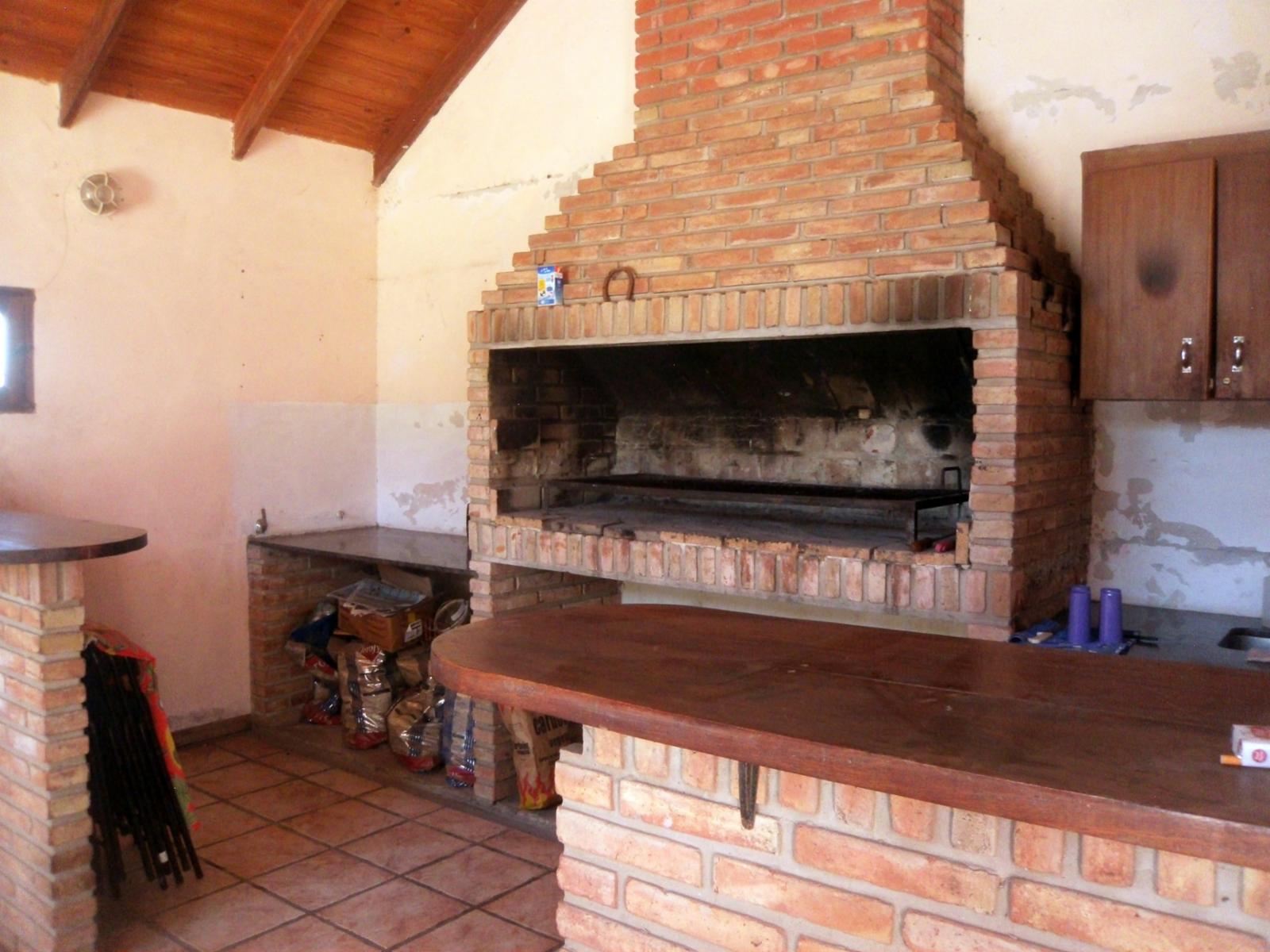 FUNES - 4 DORMITORIOS, PARQUE, PISCINA, QUINCHO. ¡¡¡PREMIAMOS AL COMPRADOR CON U$D 50.000. — foto 4