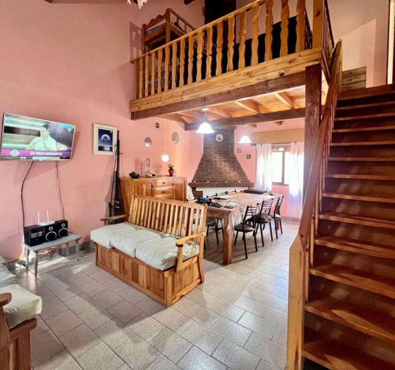 VENTA HERMOSA CASA, BARRIO PARQUE DUFAUR TRES DORMITORIOS 2 EN PLANTA ALTA, DOS BAÑOS, ENTRADA PARA AUTO — foto 2