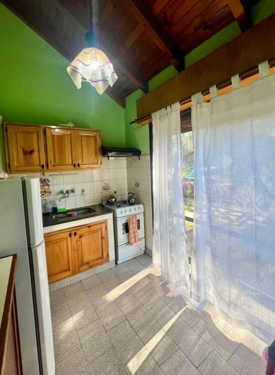 VENTA HERMOSA CASA, BARRIO PARQUE DUFAUR TRES DORMITORIOS 2 EN PLANTA ALTA, DOS BAÑOS, ENTRADA PARA AUTO — foto 4