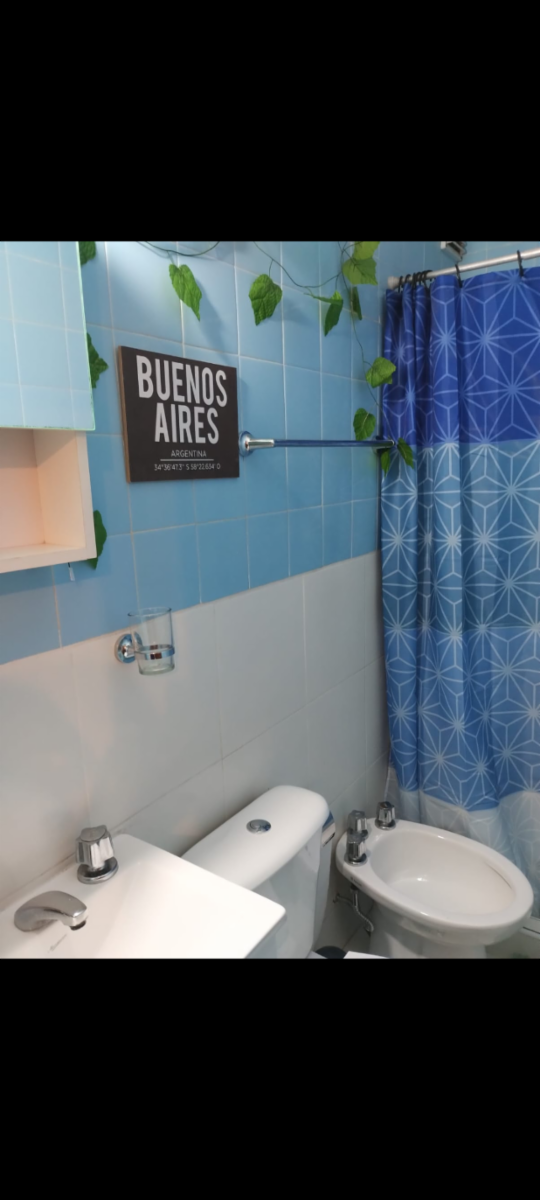 Depto centrico de un dormitorio a dos del mar, para 4 personas, dormitorio con cama matrimonial y en el comedor cama marinera. pequeño patio. frente al centro de conveciones. — foto 4