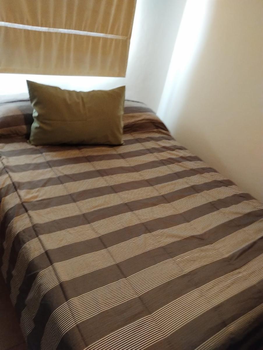 Depto centrico de un dormitorio a dos del mar, para 4 personas, dormitorio con cama matrimonial y en el comedor cama marinera. pequeño patio. frente al centro de conveciones. — foto 7