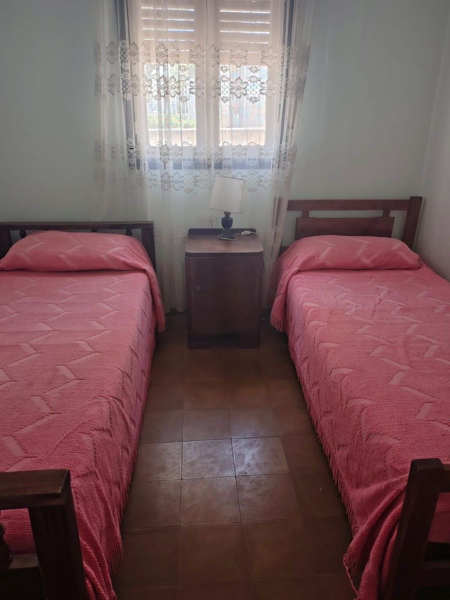 CASA COMODA PARA 8 PERSONAS EN CALLE PAMPA AL 500 — foto 3