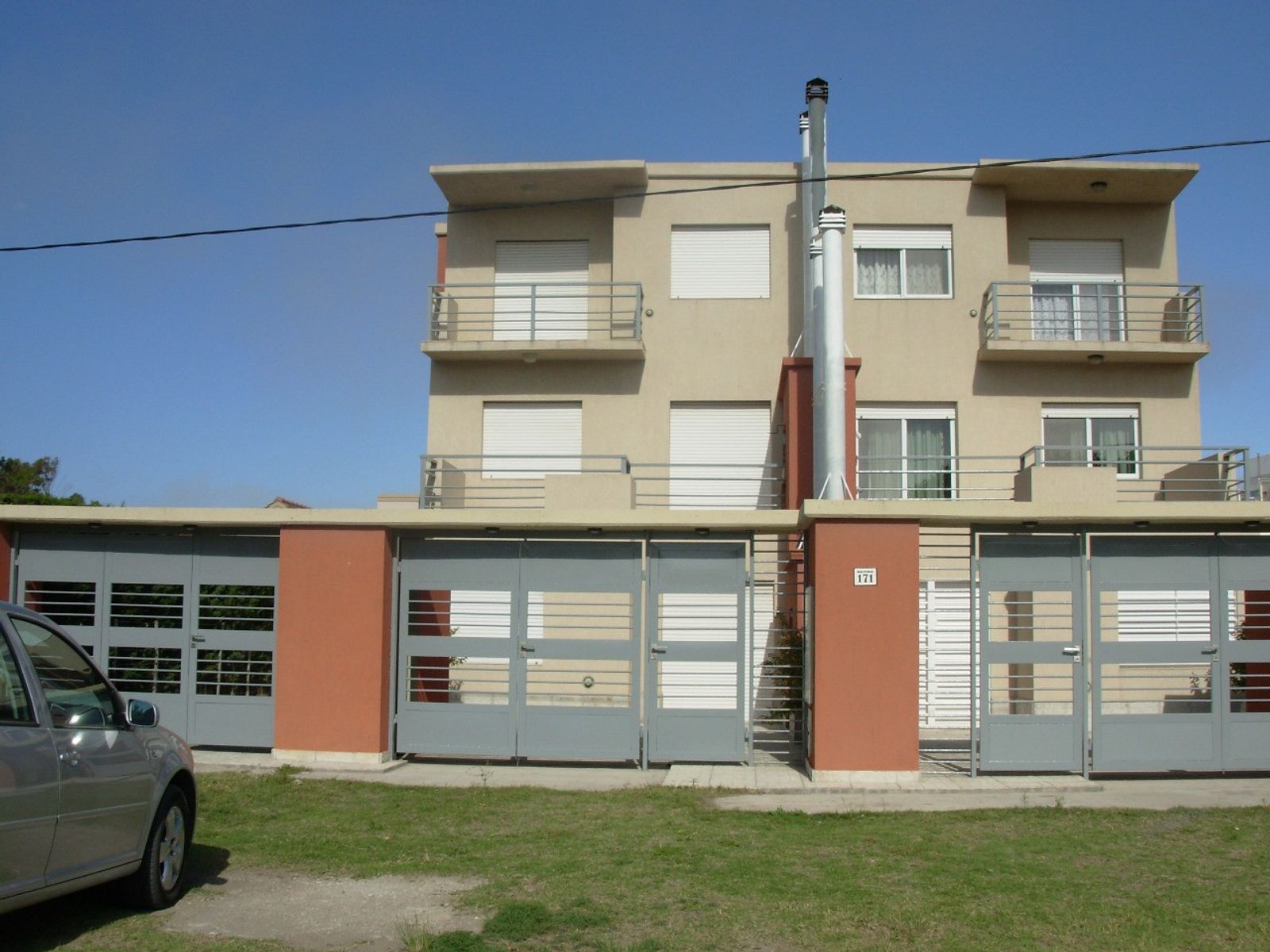 DEPTO INTERNO PLANTA BAJA CALLE MALVINAS PARA 4 PERSONAS — foto 5