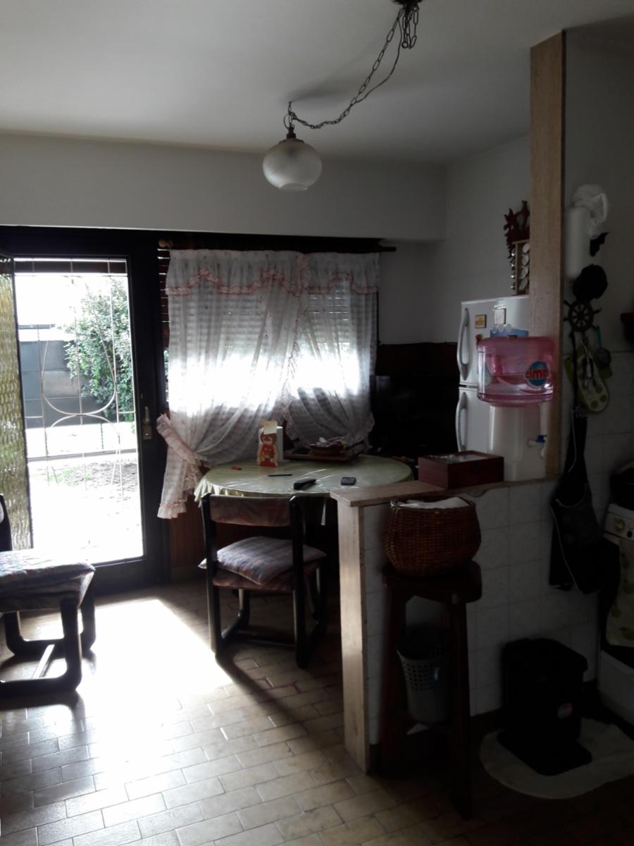 CHALET 4 AMBIENTES CON PARQUE