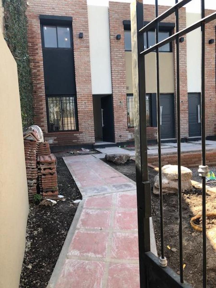 Estrene Duplex 3 Ambientes Apto Crédito con cochera y fondo — foto 3