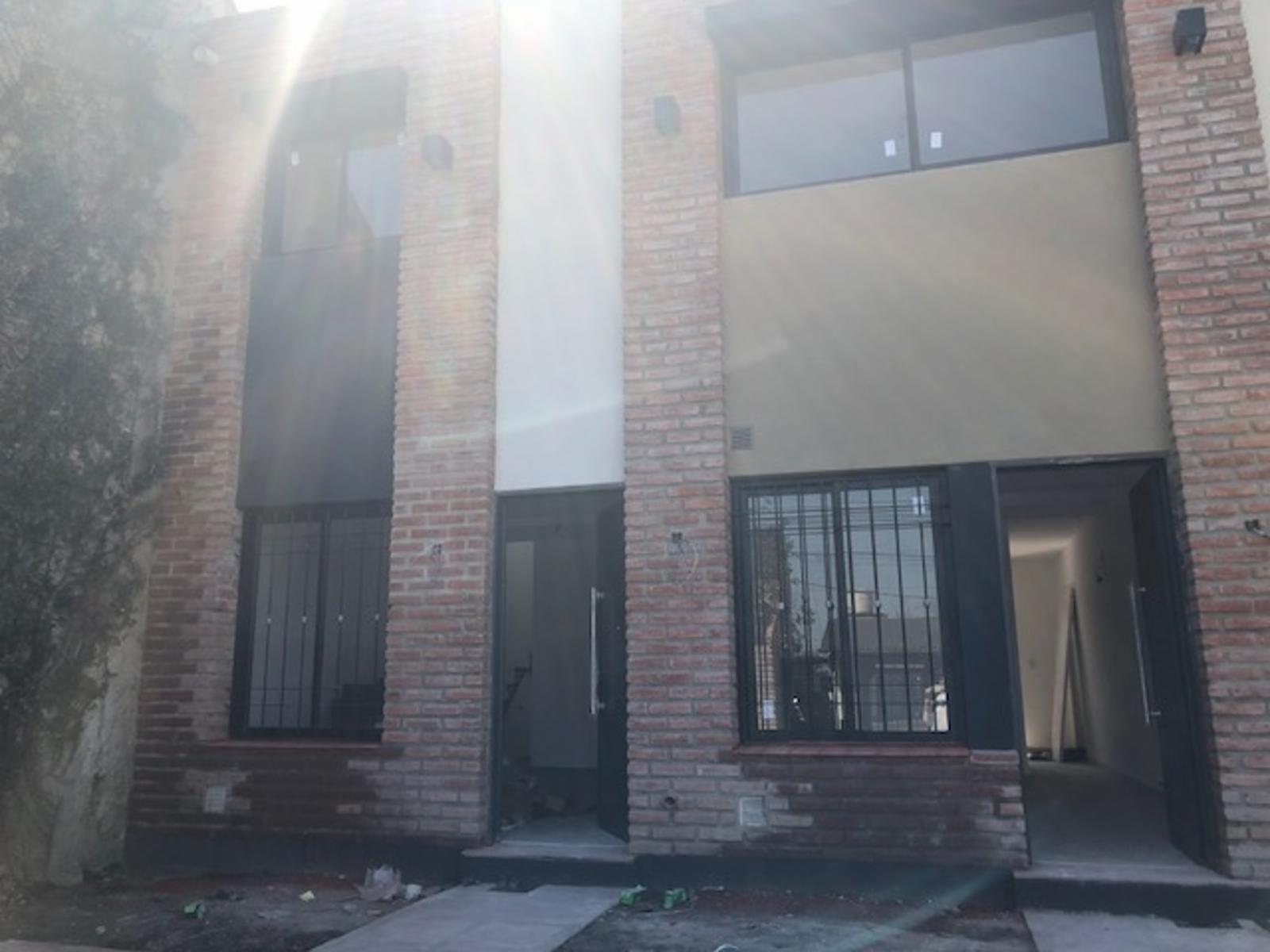 Estrene Duplex 3 Ambientes Apto Crédito con cochera y fondo — foto 9