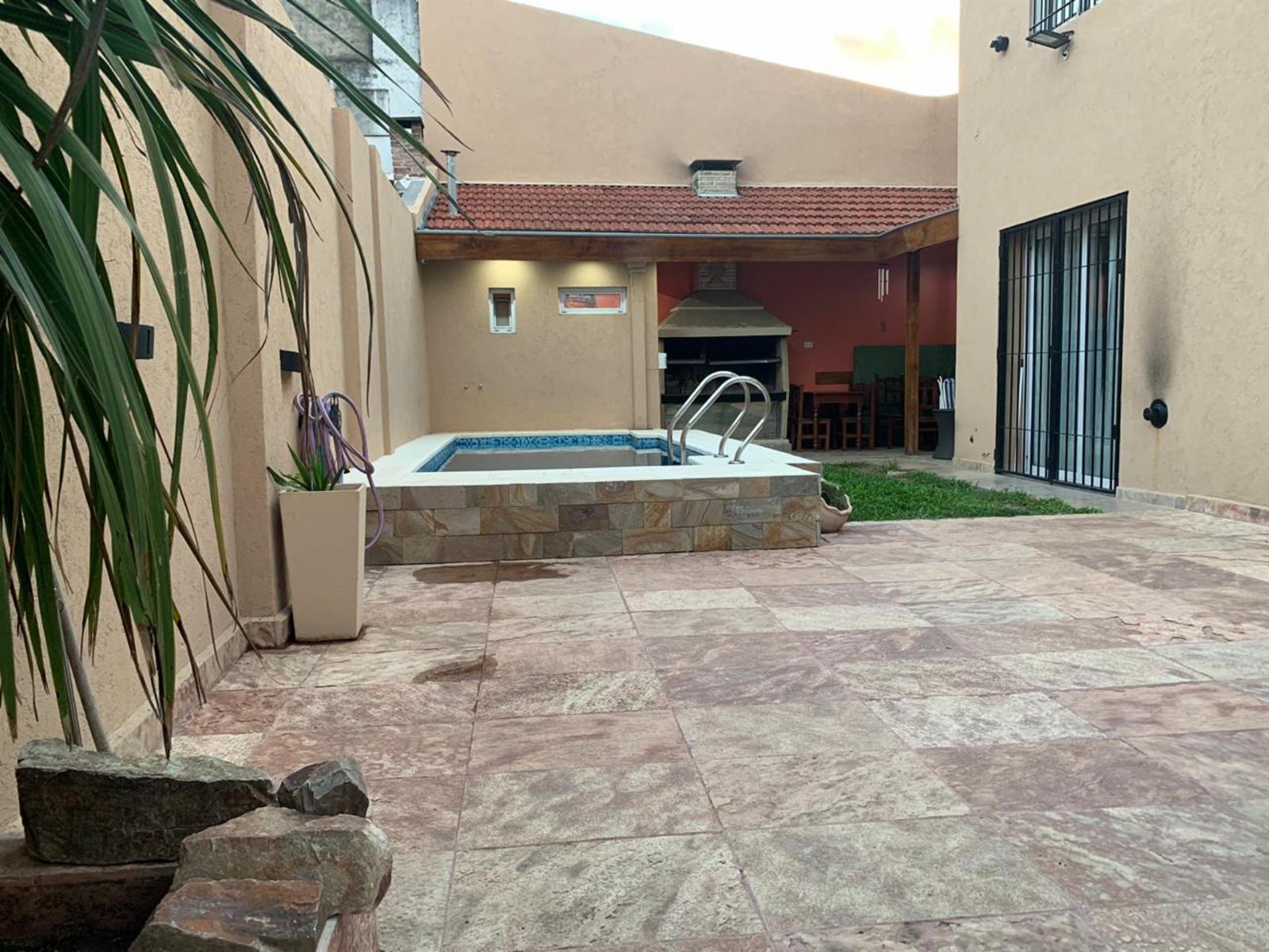 Nos volvimos locos Chalet 6 ambientes con piscina — foto 9