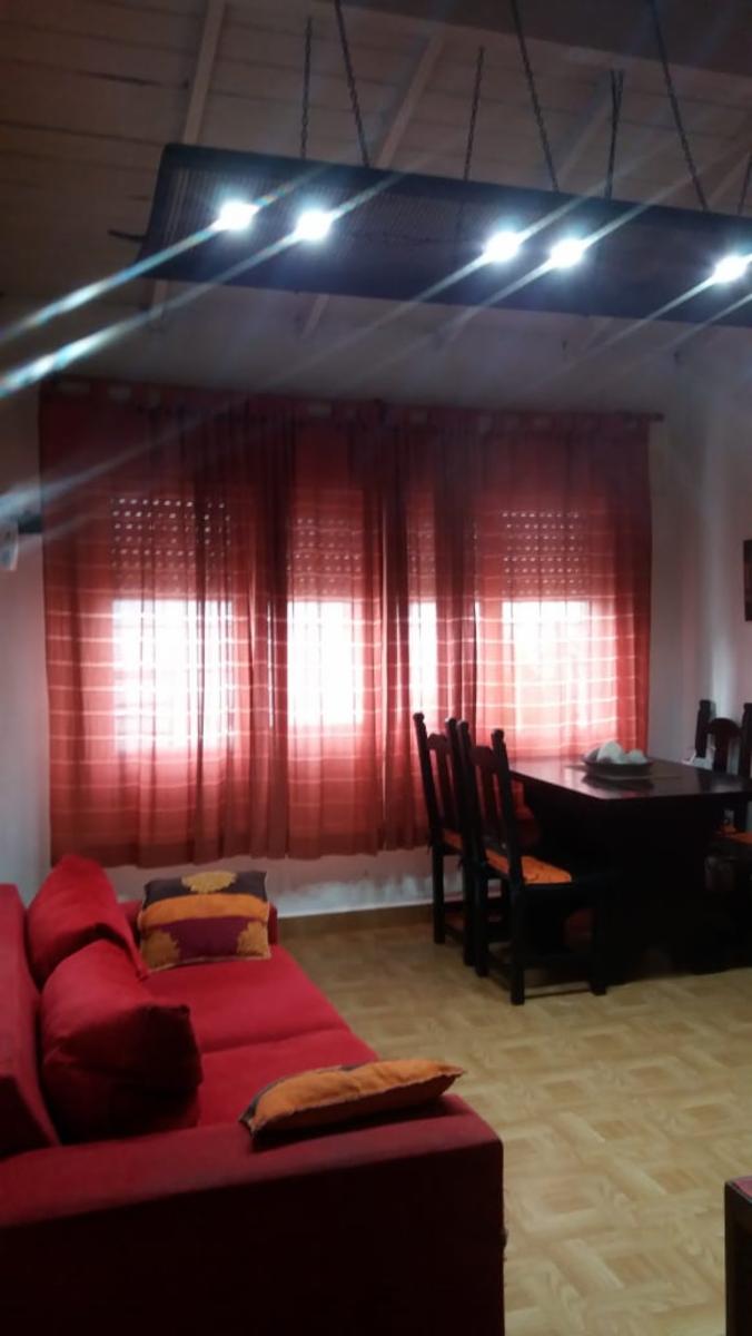 Chalet De 3 Ambientes Con Salida a 2 Calles — foto 4