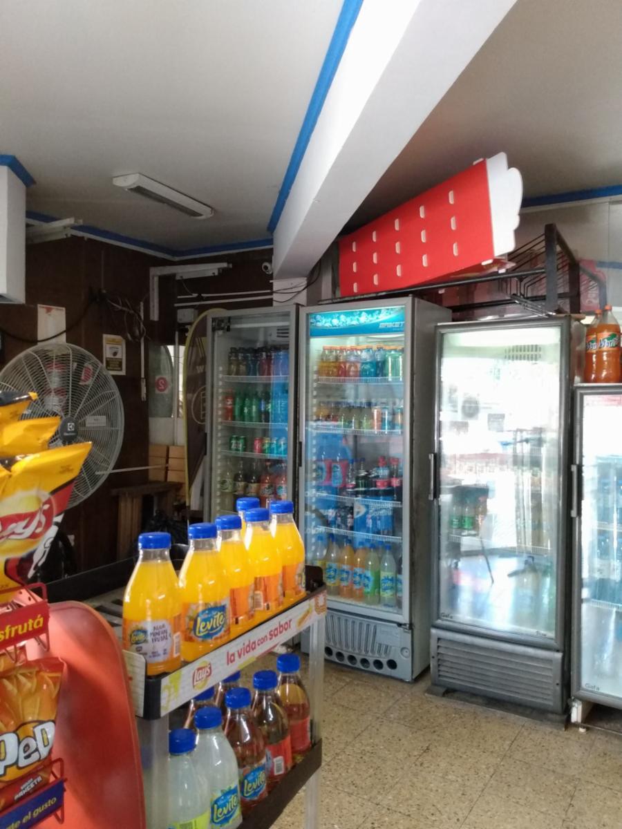 ONCE,LOCAL COMERCIAL / OCHAVA/ ESQUINA, MORENO Y CATAMARCA,/EXCELENTE UBICACION / - 2