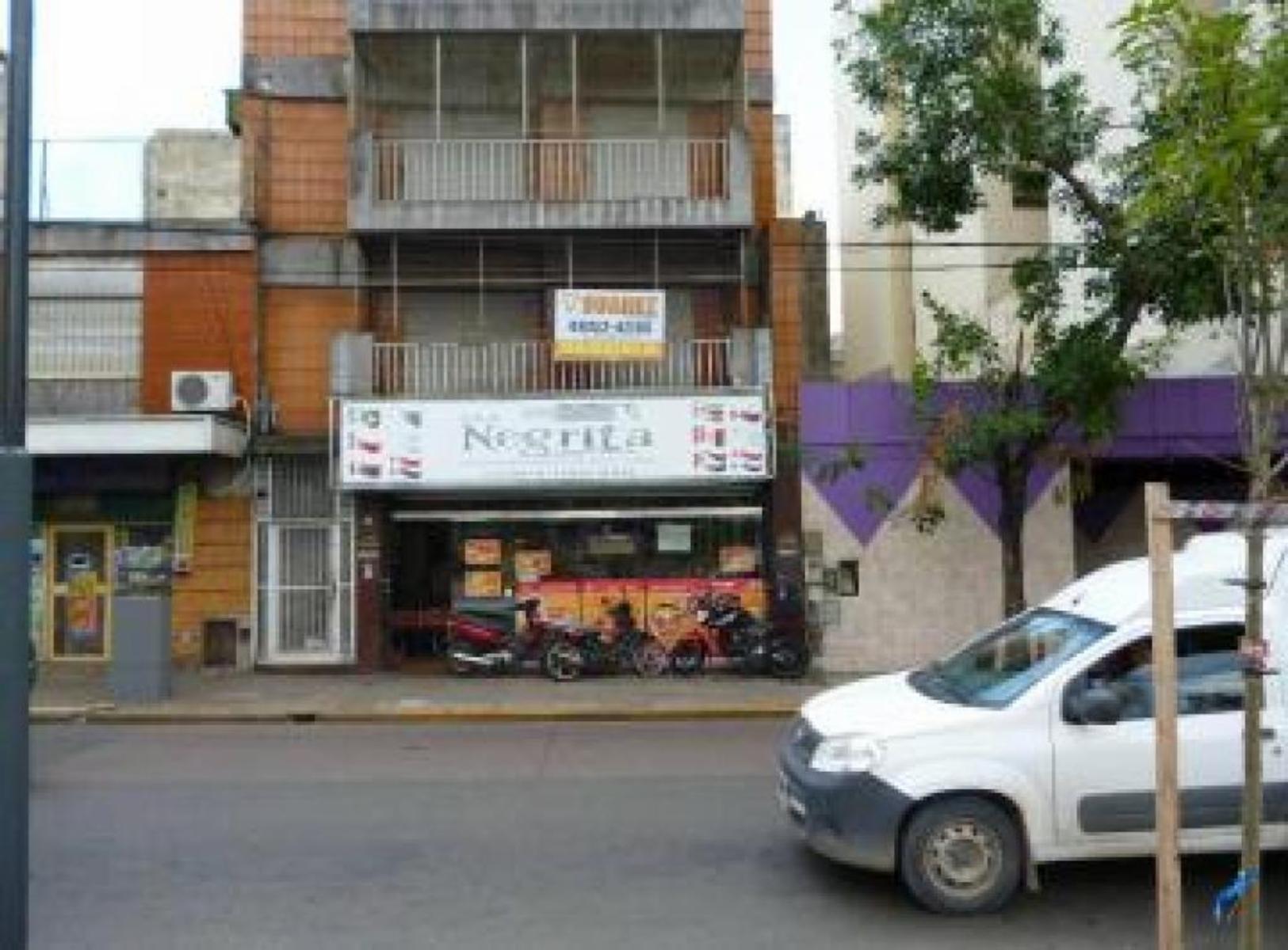 ONCE- LOCAL COMERCIAL EXCELENTE UBICACION FRENTE PARQUE/METROS AVDA :JUJUY/ ,IDEAL PARA GASTRONOMIA OTROS RUBROS, - 2