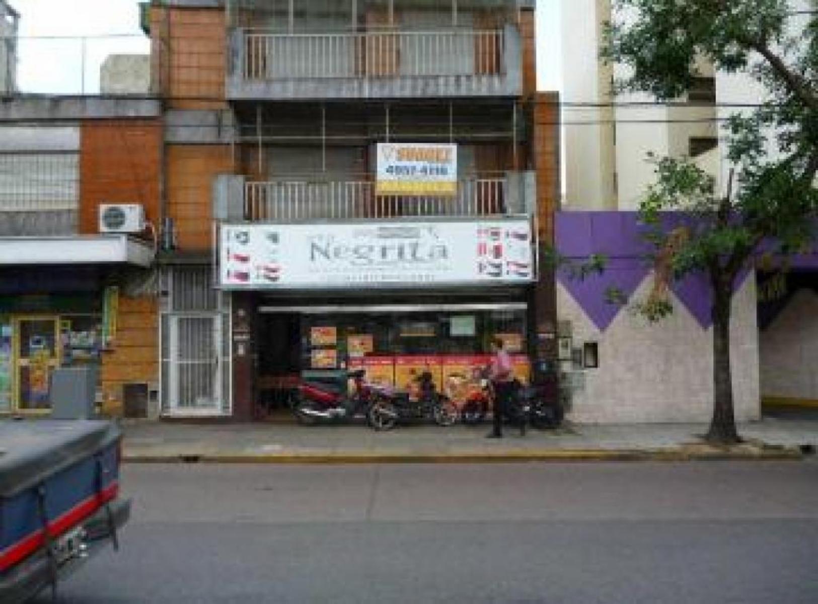ONCE- LOCAL COMERCIAL EXCELENTE UBICACION FRENTE PARQUE/METROS AVDA :JUJUY/ ,IDEAL PARA GASTRONOMIA OTROS RUBROS, - 3
