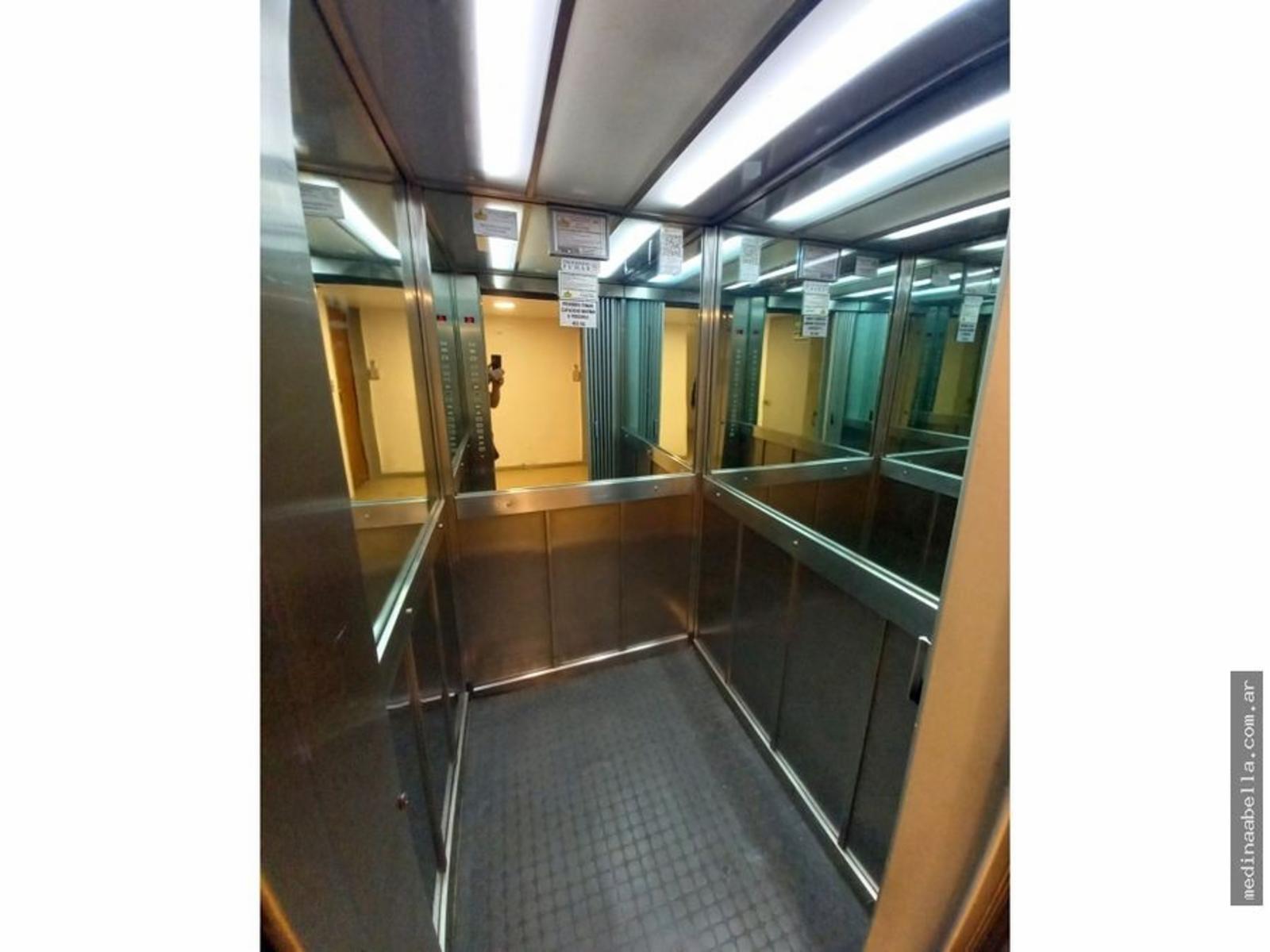 S/NICOLAS,2ambfrente, luminoso, excelente ubicacion,uso vivienda,y comercial, apto profesional,buen estado gral, frente subte línea:B — foto 2