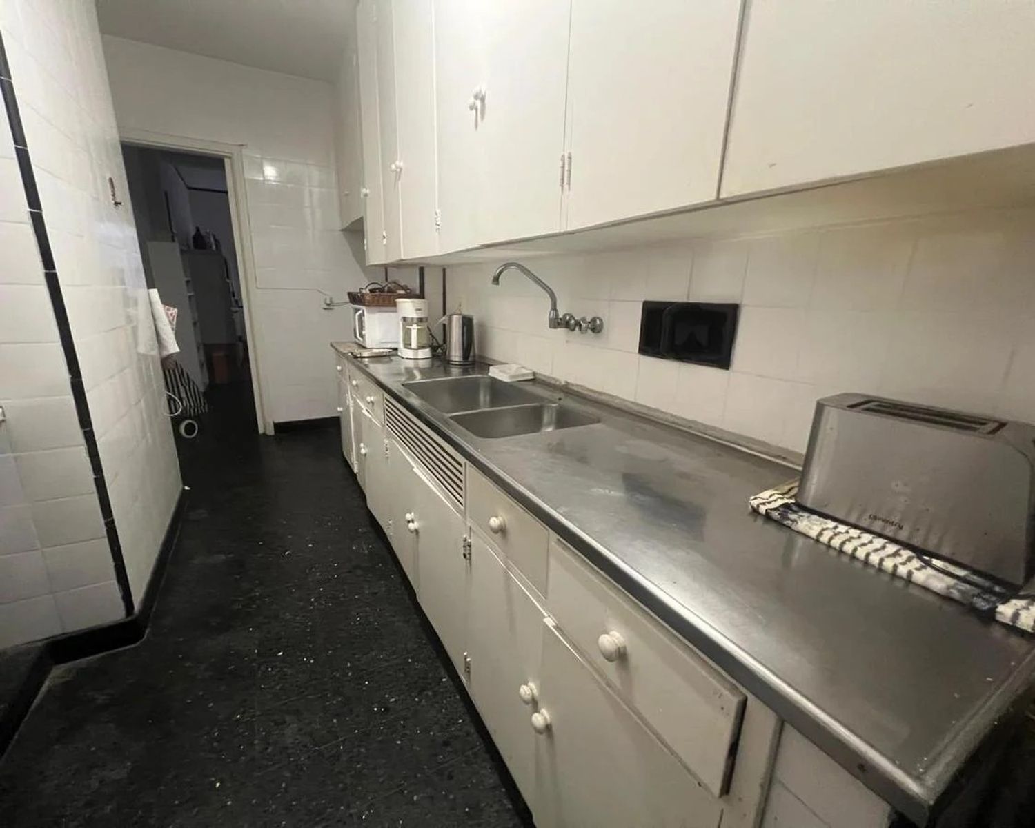 RECOLETA , DEPARTAMENTO 4 AMBIENTES EN VENTA FRENTE, EXCELENTE ESTADOUBICACION APTO CREDITO — foto 4