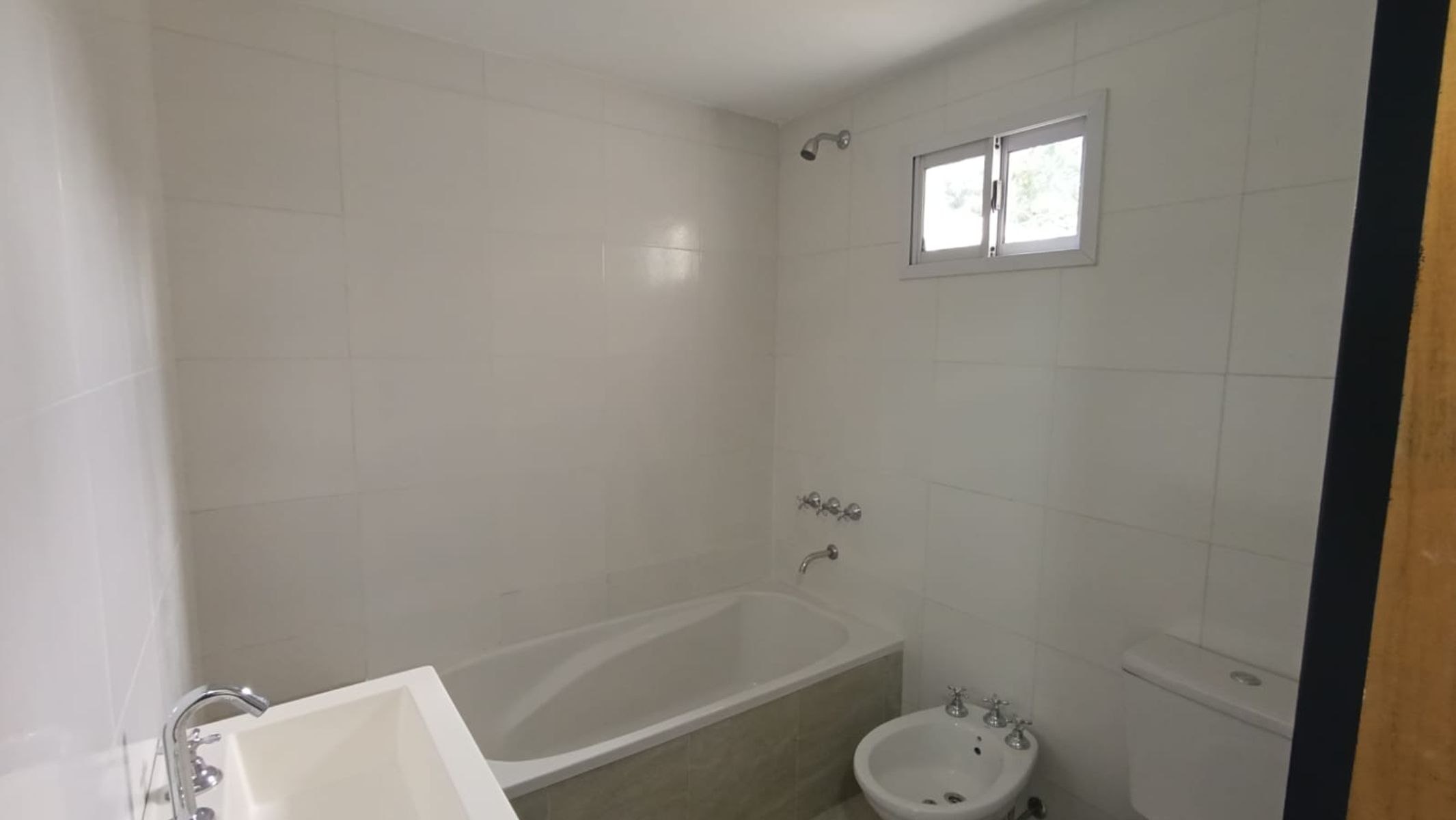 CASTELAR PH EN VENTA CON PATIO Y COCHERA APTO PROFESIONAL Y APTO CREDITO UN AMBIENTE — foto 5