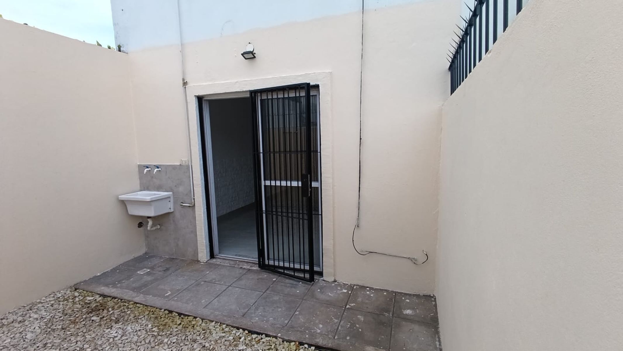 CASTELAR PH EN VENTA CON PATIO Y COCHERA APTO PROFESIONAL Y APTO CREDITO UN AMBIENTE — foto 6