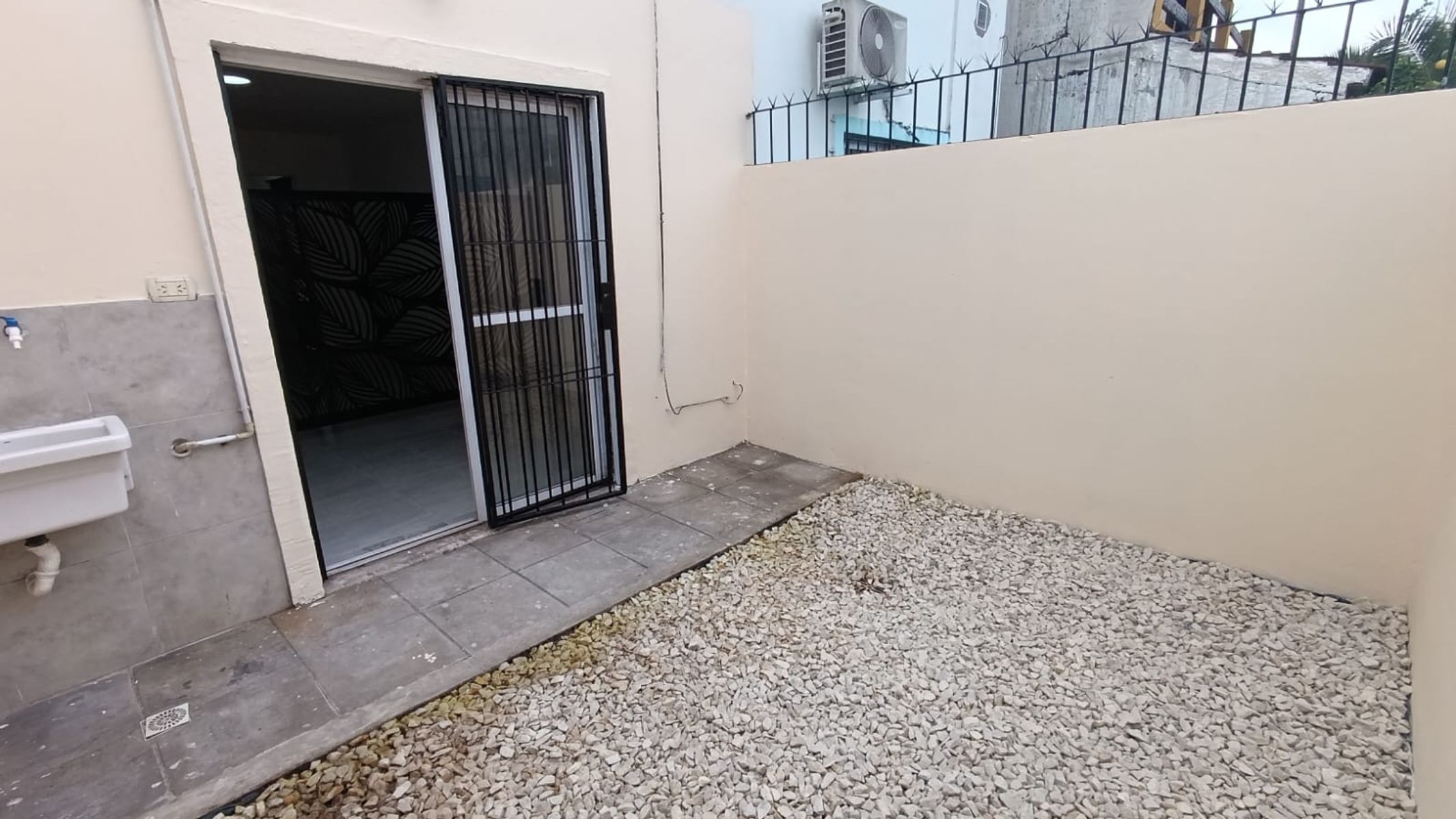 CASTELAR PH EN VENTA CON PATIO Y COCHERA APTO PROFESIONAL Y APTO CREDITO UN AMBIENTE — foto 13