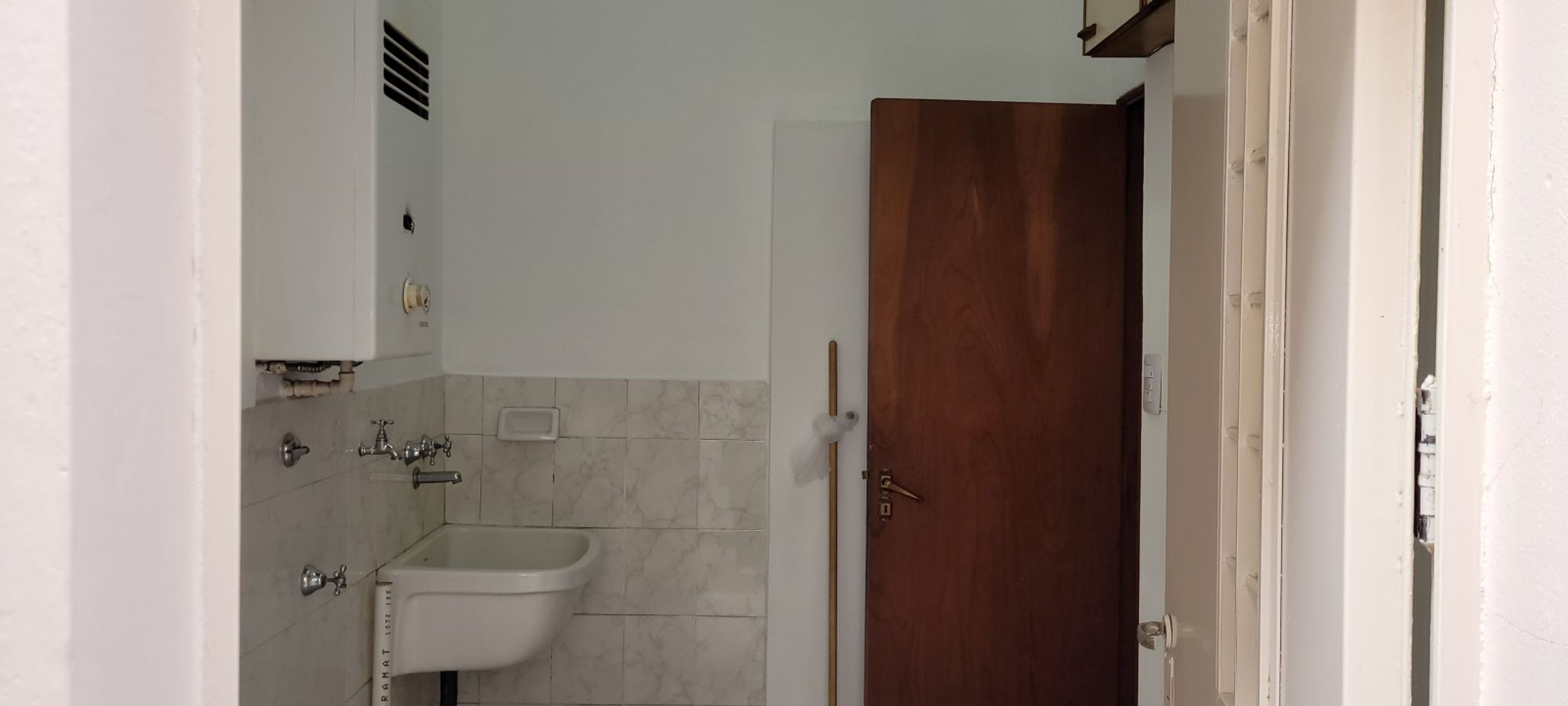 ROSARIO, BARRIO ARROYITO, CASA 5 AMBIENTES, BUEN ESTADO GENERAL Y UBICACION ,OPORTUNIDAD, AMPLIO METRAJE - 7