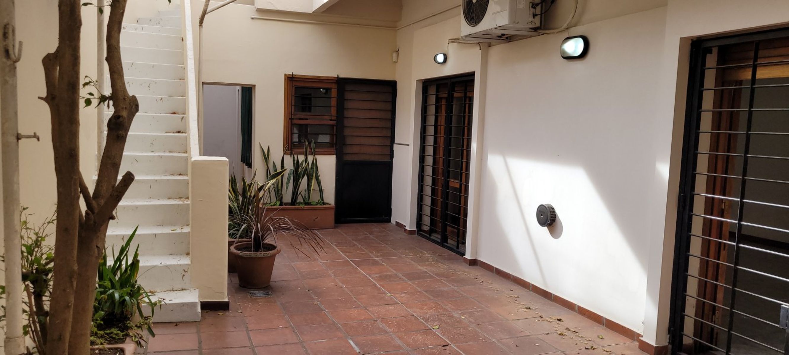 ROSARIO, BARRIO ARROYITO, CASA 5 AMBIENTES, BUEN ESTADO GENERAL Y UBICACION ,OPORTUNIDAD, AMPLIO METRAJE - 12