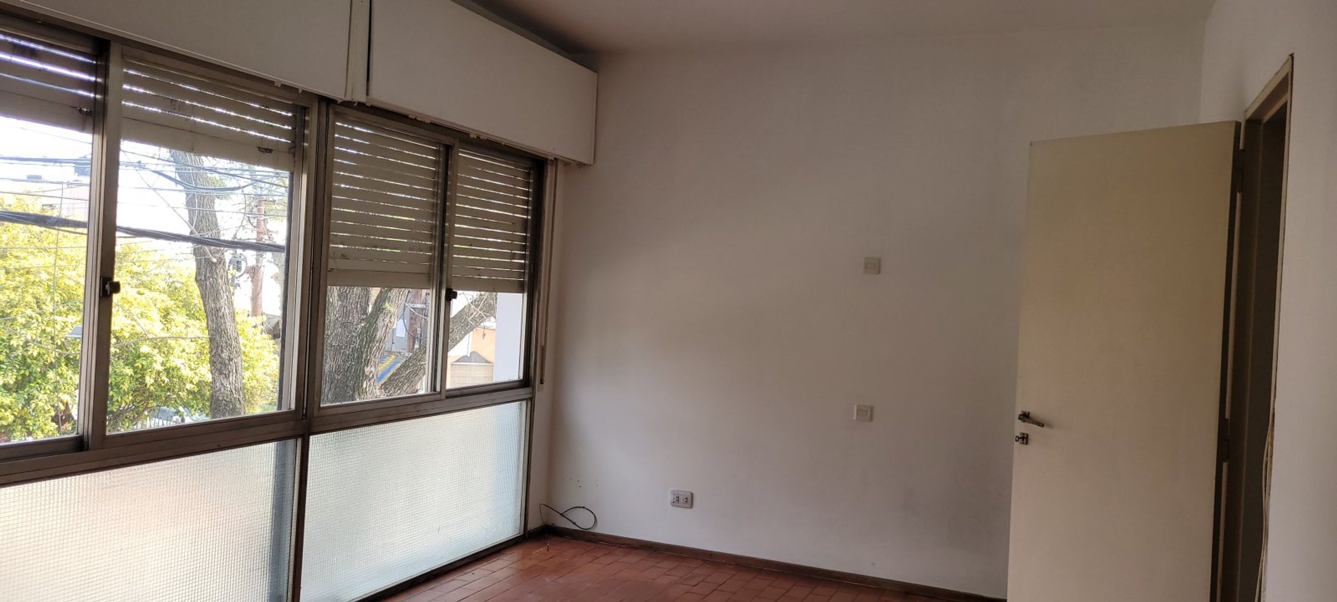 ROSARIO, BARRIO ARROYITO, CASA 5 AMBIENTES, BUEN ESTADO GENERAL Y UBICACION ,OPORTUNIDAD, AMPLIO METRAJE - 16