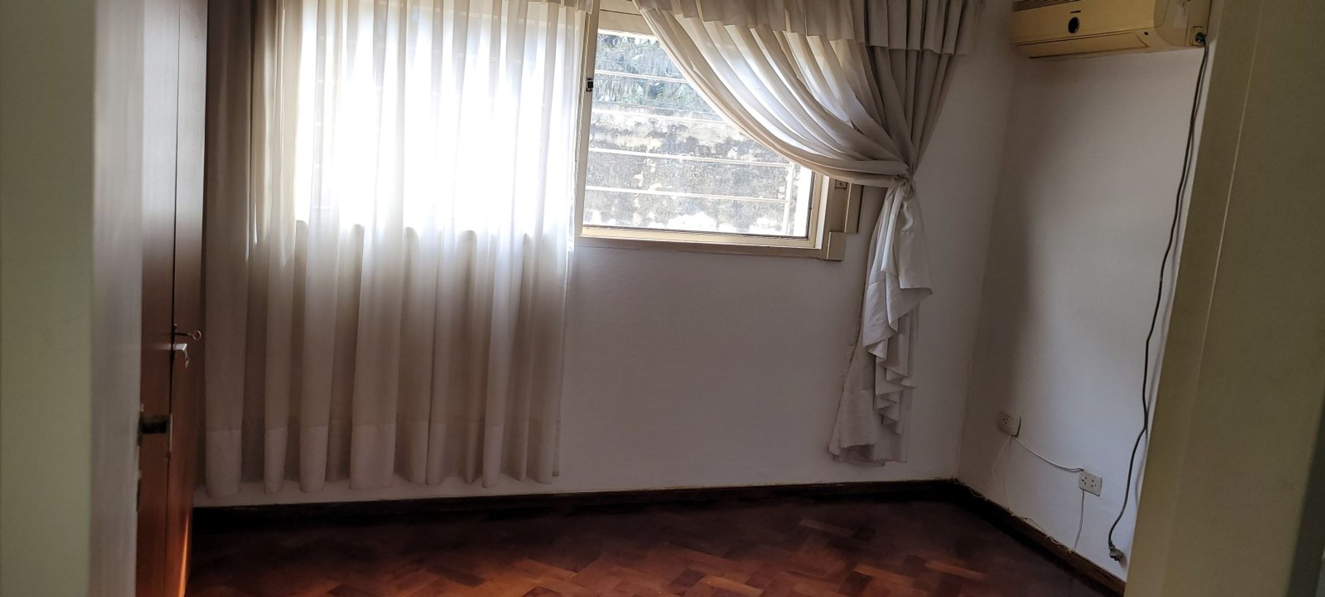 ROSARIO, BARRIO ARROYITO, CASA 5 AMBIENTES, BUEN ESTADO GENERAL Y UBICACION ,OPORTUNIDAD, AMPLIO METRAJE - 17