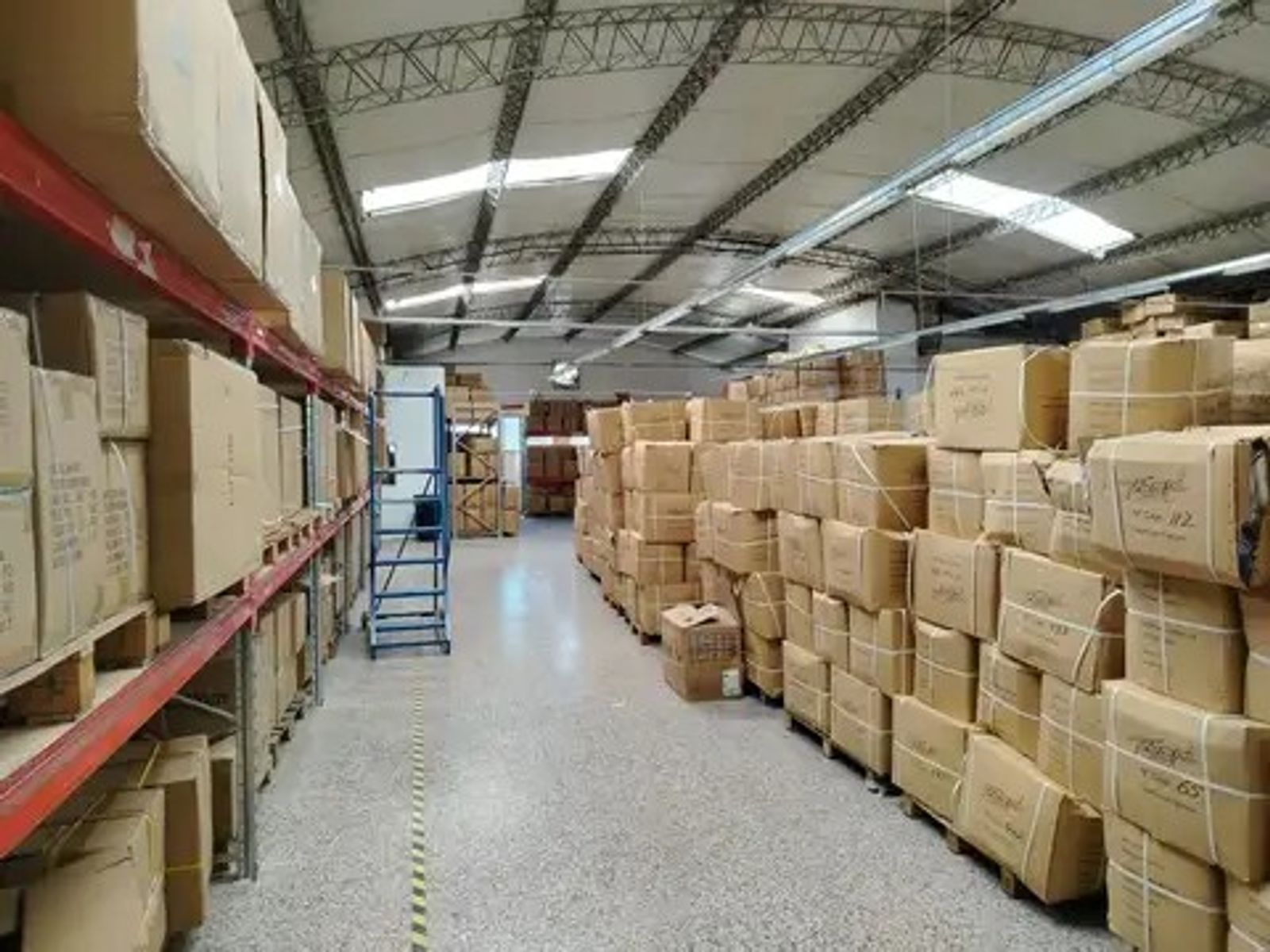 VILLA SANTA RITA,GALPON INDUSTRIAL, AMPLIO, 4 PLANTAS, BUENAS ARTERIAS DE ACCESO, ENTRADA VEHICULAR, OPORTUNIDAD - 8