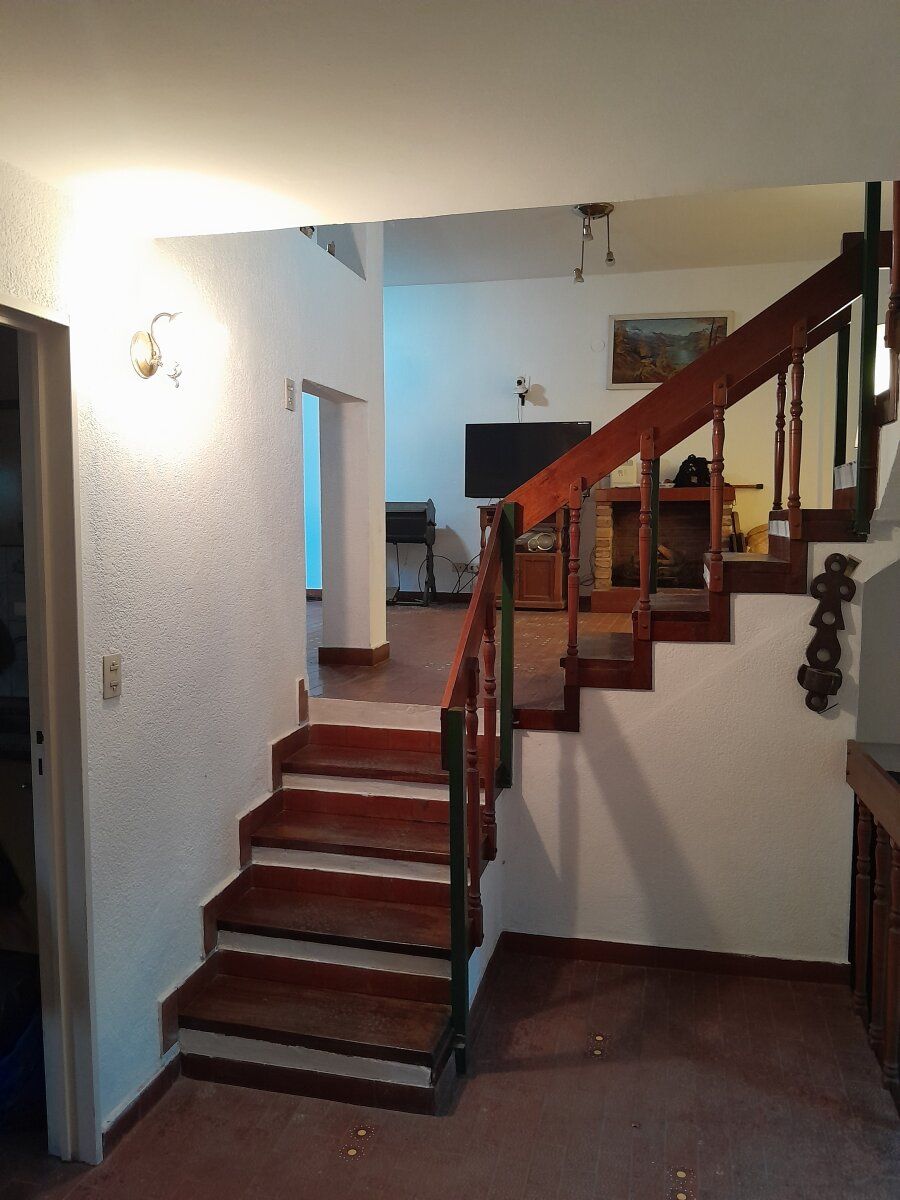 HAEDO,TRIPLEX,TIPO CASA,4AMBIENTES,COCHERA, EXCELENTE ESTADO Y UBICACION, ZONA RESIDENCIAL, OPORTUNIDAD - 4