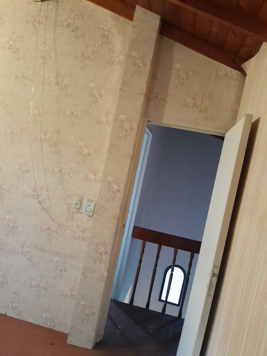 HAEDO,TRIPLEX,TIPO CASA,4AMBIENTES,COCHERA, EXCELENTE ESTADO Y UBICACION, ZONA RESIDENCIAL, OPORTUNIDAD - 12