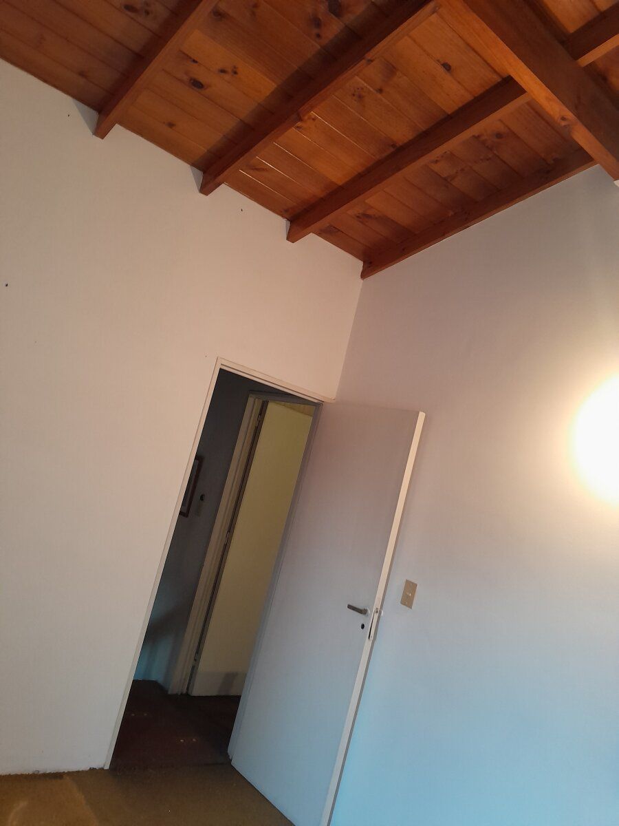 HAEDO,TRIPLEX,TIPO CASA,4AMBIENTES,COCHERA, EXCELENTE ESTADO Y UBICACION, ZONA RESIDENCIAL, OPORTUNIDAD - 18