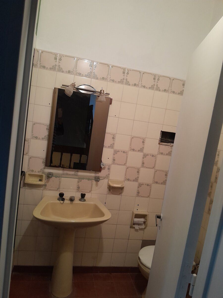 HAEDO,TRIPLEX,TIPO CASA,4AMBIENTES,COCHERA, EXCELENTE ESTADO Y UBICACION, ZONA RESIDENCIAL, OPORTUNIDAD - 22