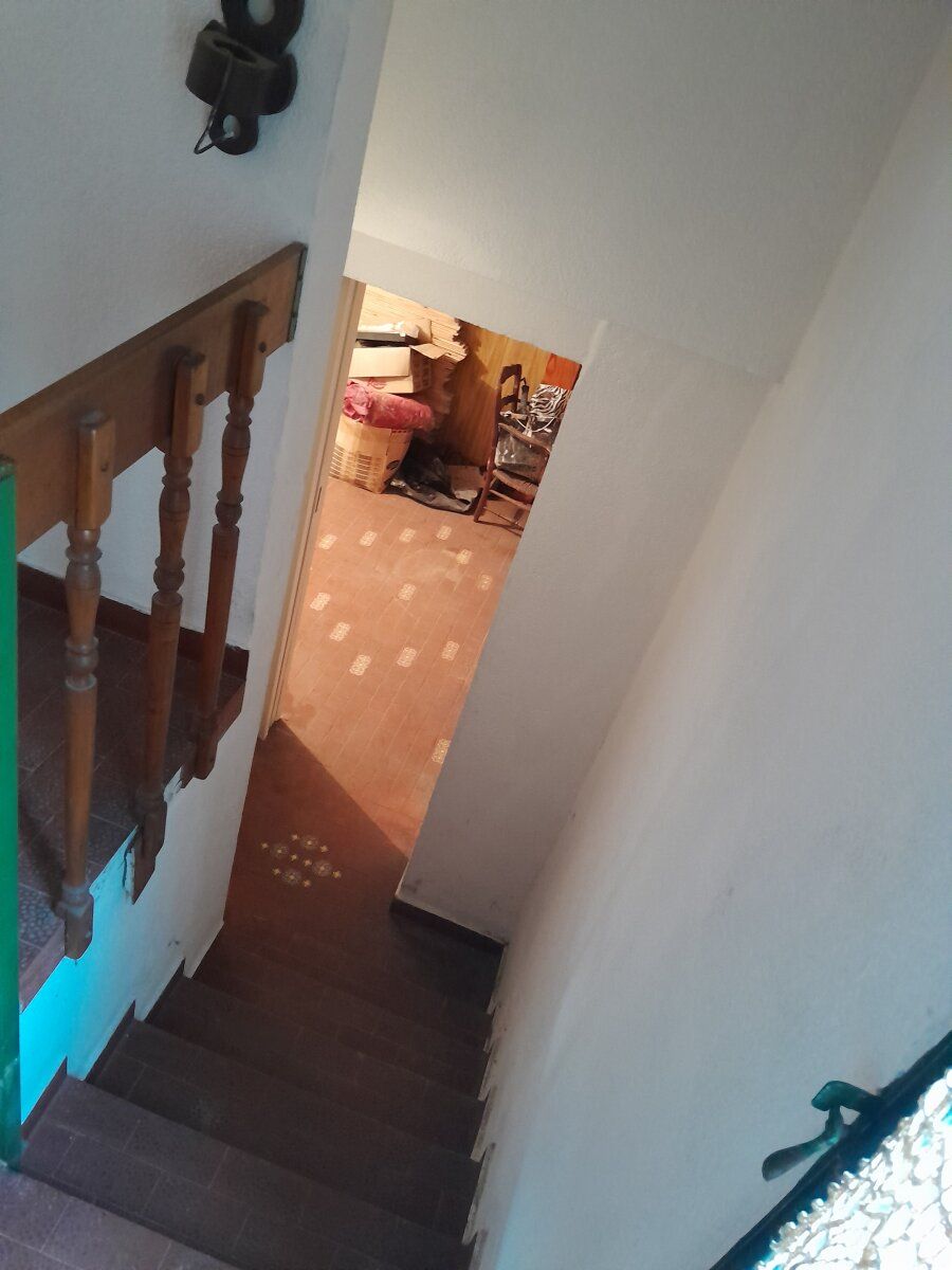 HAEDO,TRIPLEX,TIPO CASA,4AMBIENTES,COCHERA, EXCELENTE ESTADO Y UBICACION, ZONA RESIDENCIAL, OPORTUNIDAD - 26