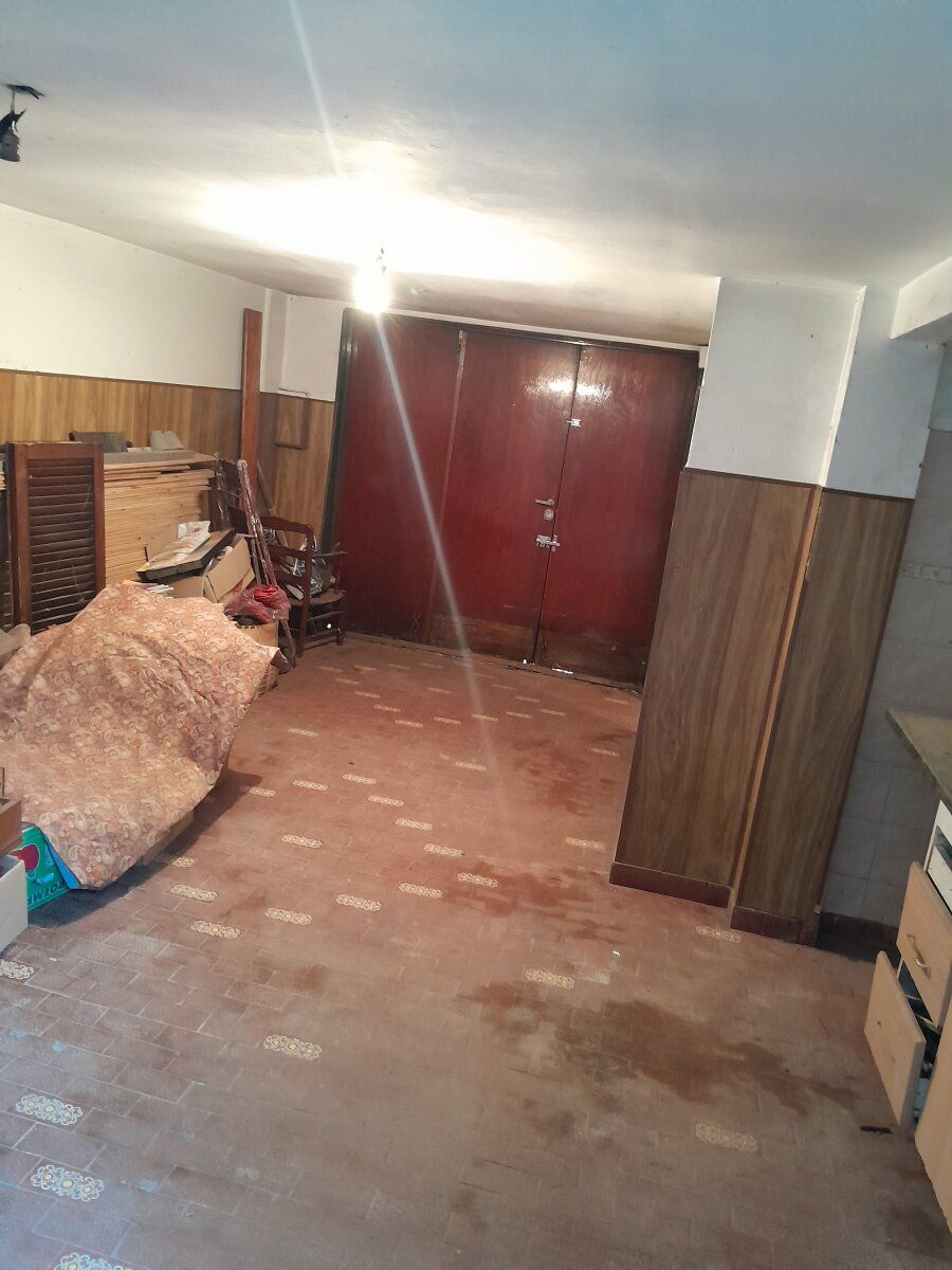 HAEDO,TRIPLEX,TIPO CASA,4AMBIENTES,COCHERA, EXCELENTE ESTADO Y UBICACION, ZONA RESIDENCIAL, OPORTUNIDAD - 28