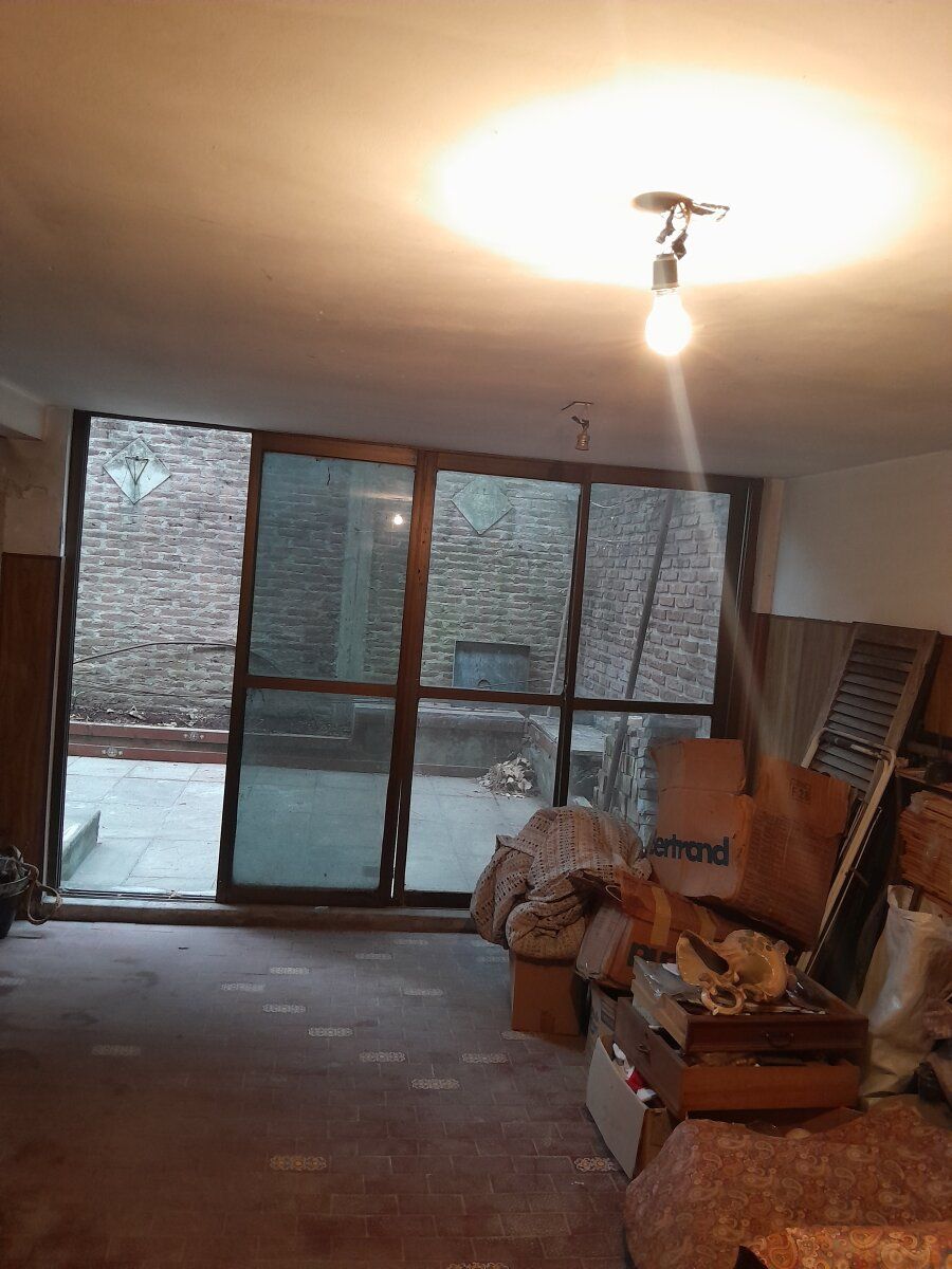 HAEDO,TRIPLEX,TIPO CASA,4AMBIENTES,COCHERA, EXCELENTE ESTADO Y UBICACION, ZONA RESIDENCIAL, OPORTUNIDAD - 29
