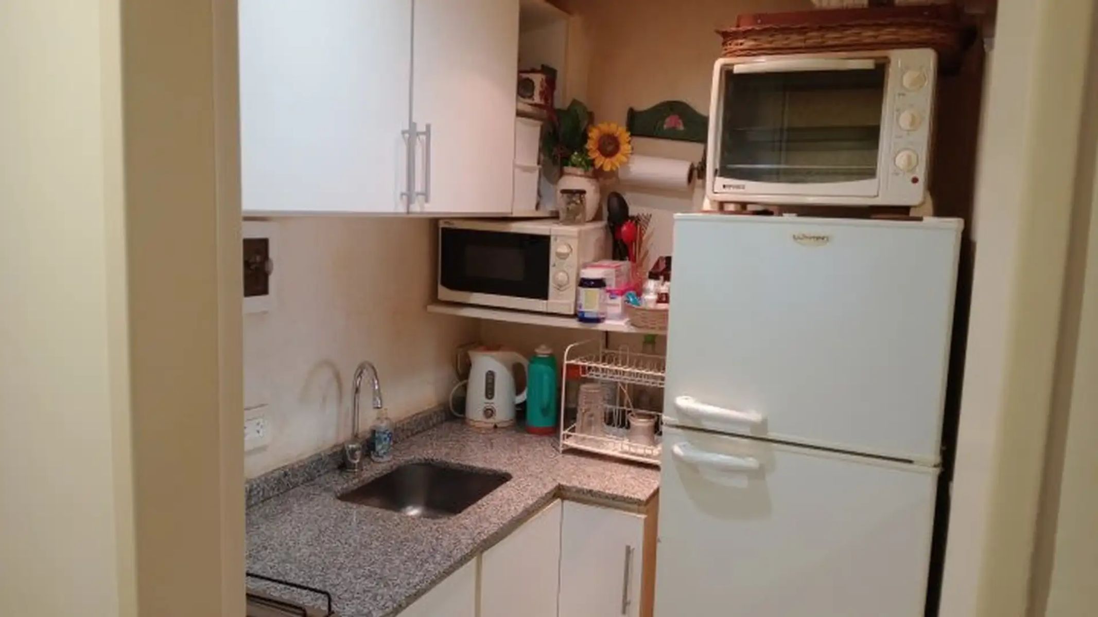 RETIRO,2amb,balcón aterrazado ,muy buenas arterias de acceso, excelente estado de la propiedad, y ubicación - 2