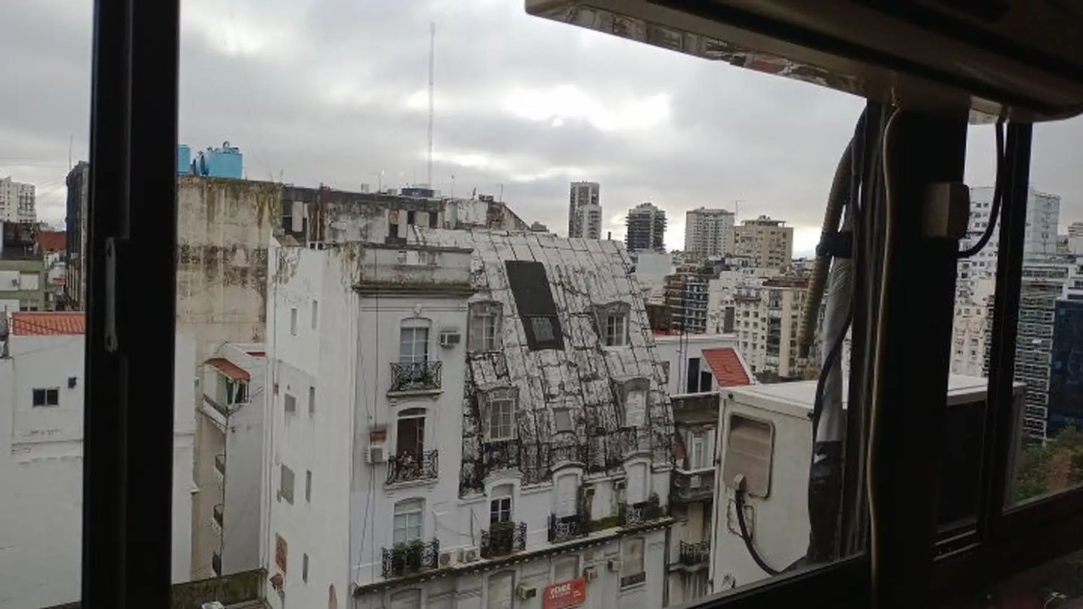 RETIRO,2amb,balcón aterrazado ,muy buenas arterias de acceso, excelente estado de la propiedad, y ubicación - 7