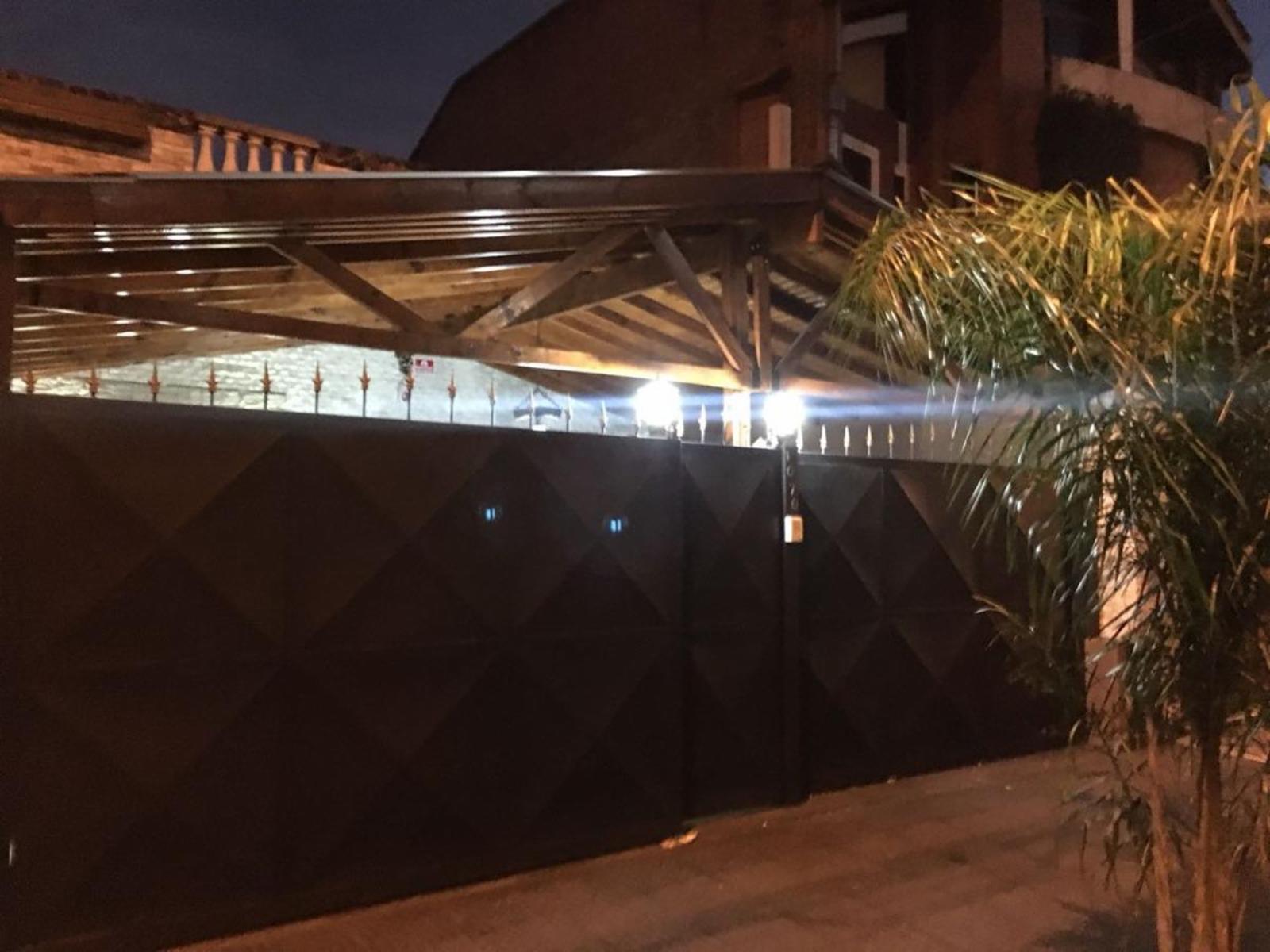 Casa en Venta en Villa Sarmiento, Moron Gelly Y Obes al 1000 — foto 12