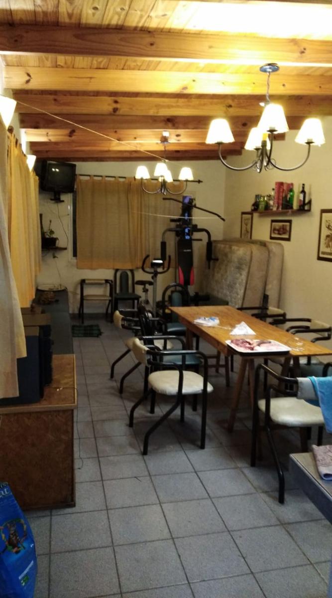 EXCELENTE CASA DE 3 AMBIENTE EN CIUDADELA CON TERRAZA . — foto 7
