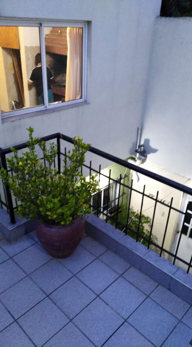 EXCELENTE CASA DE 3 AMBIENTE EN CIUDADELA CON TERRAZA . — foto 12