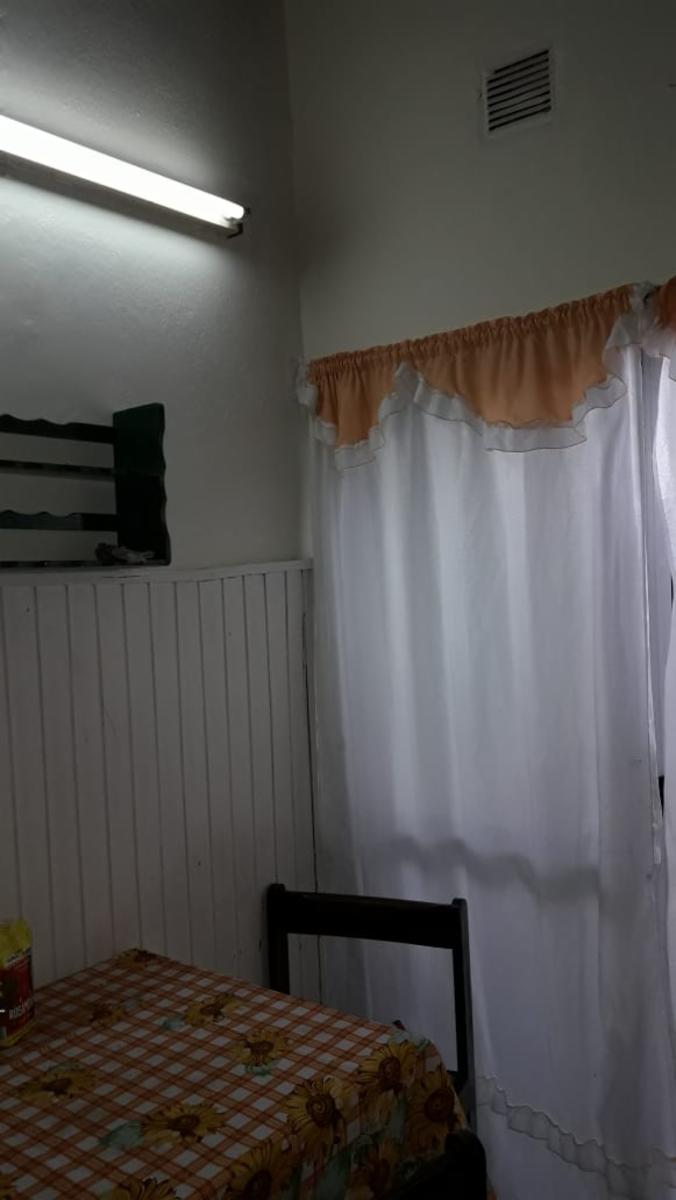 CASA AL FRENTE DE 3 AMBIENTES CON GARAGE ITUZAINGO SUR — foto 11