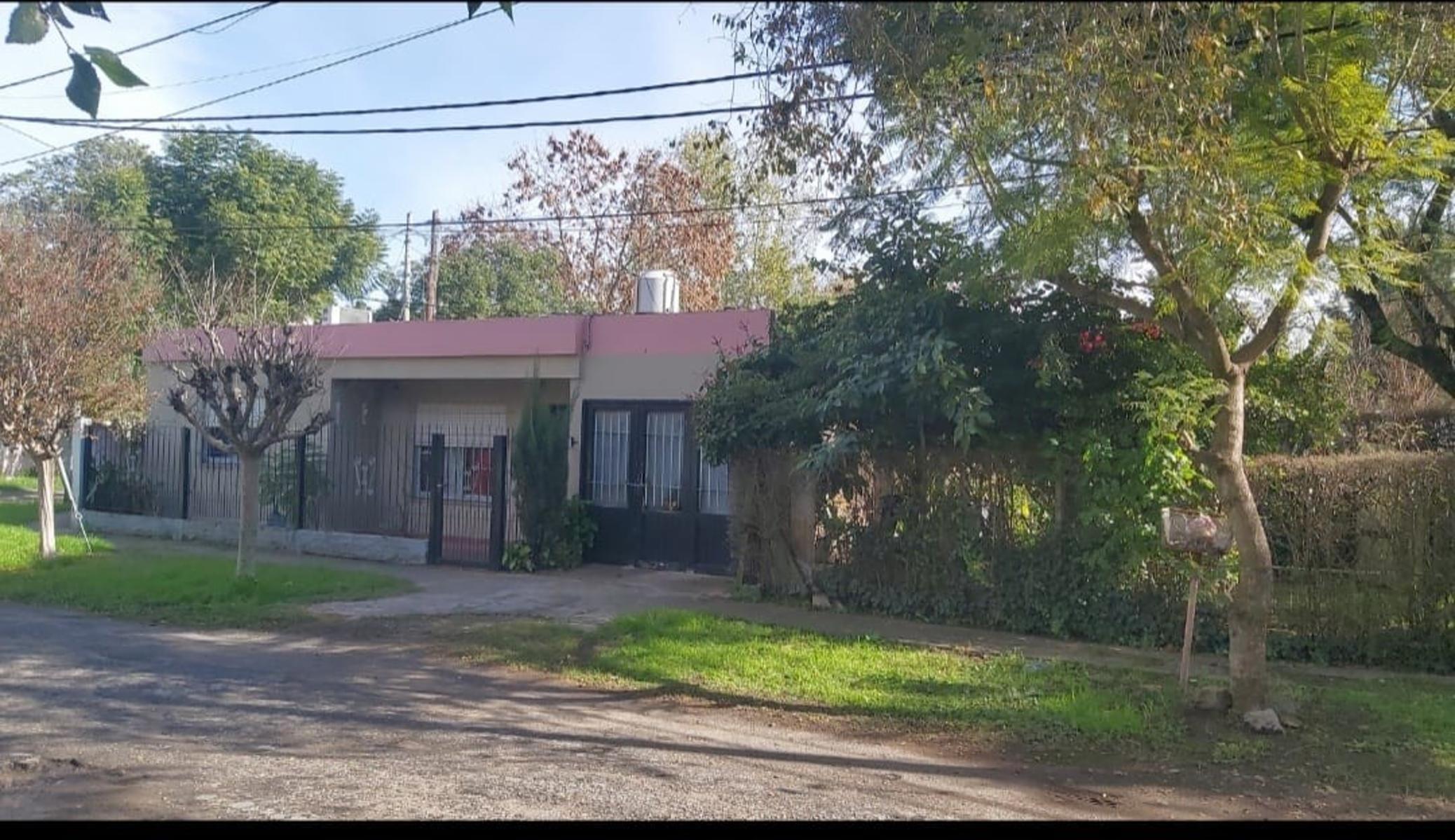 VENTA CASA DE 3 AMBIENTES CONCOCHERA DOBLE HERMOSO PARQUE V. UDONDO.ITUZAINGO NORTE. — foto 3